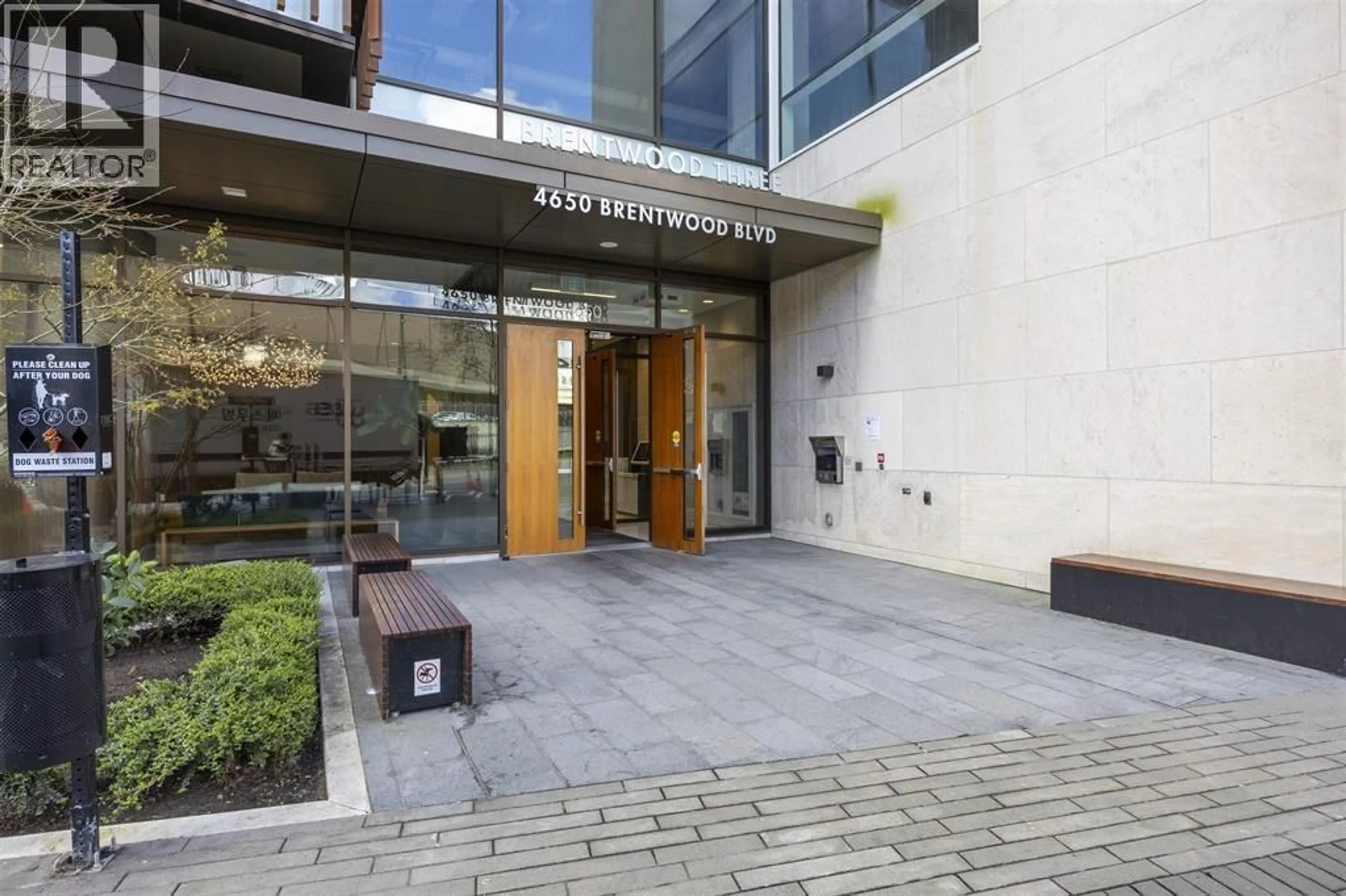 Indoor foyer for 811 - 4650 BRENTWOOD BOULEVARD, Burnaby British Columbia V5C0M3