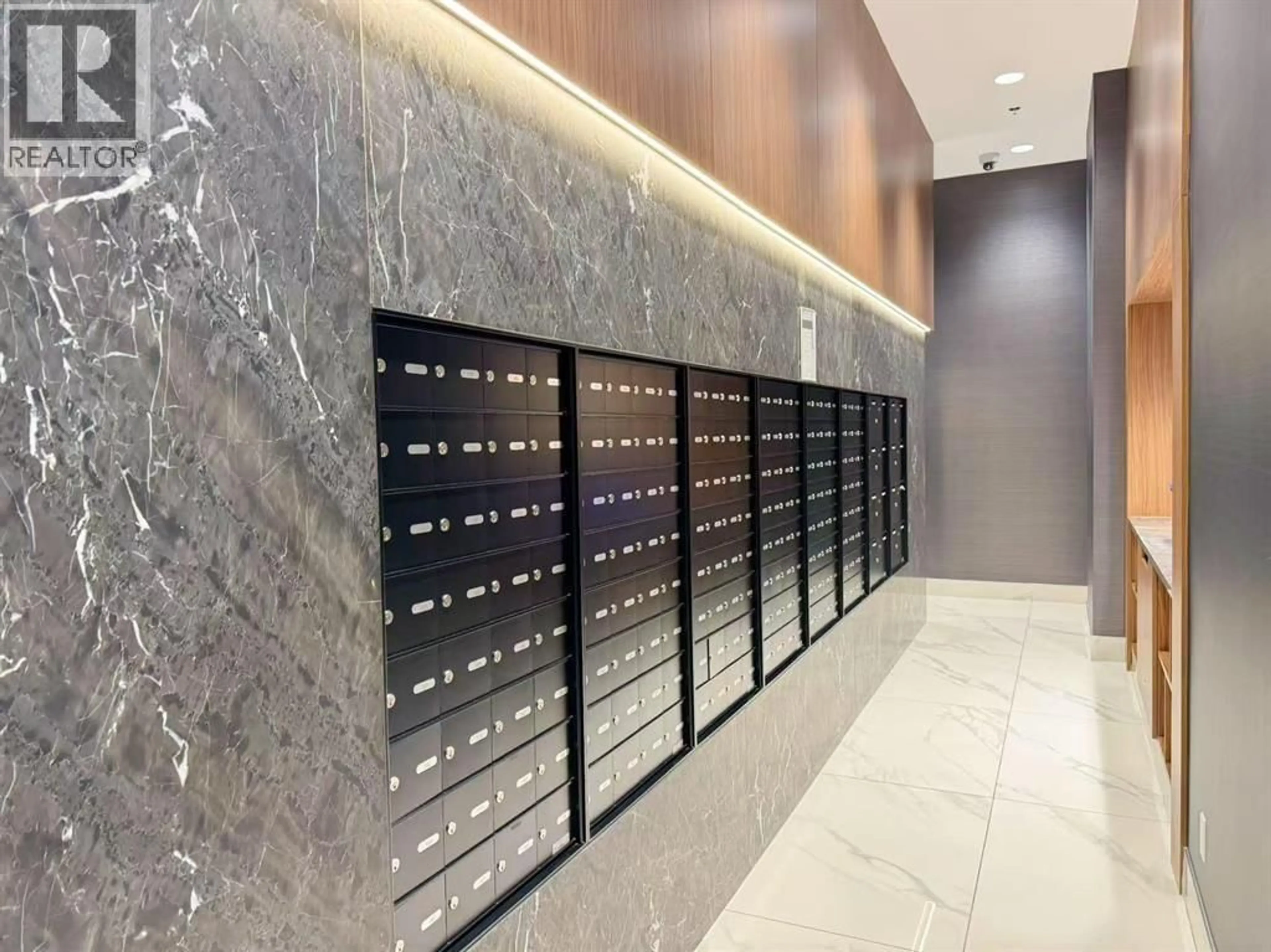 Indoor foyer for 811 - 4650 BRENTWOOD BOULEVARD, Burnaby British Columbia V5C0M3
