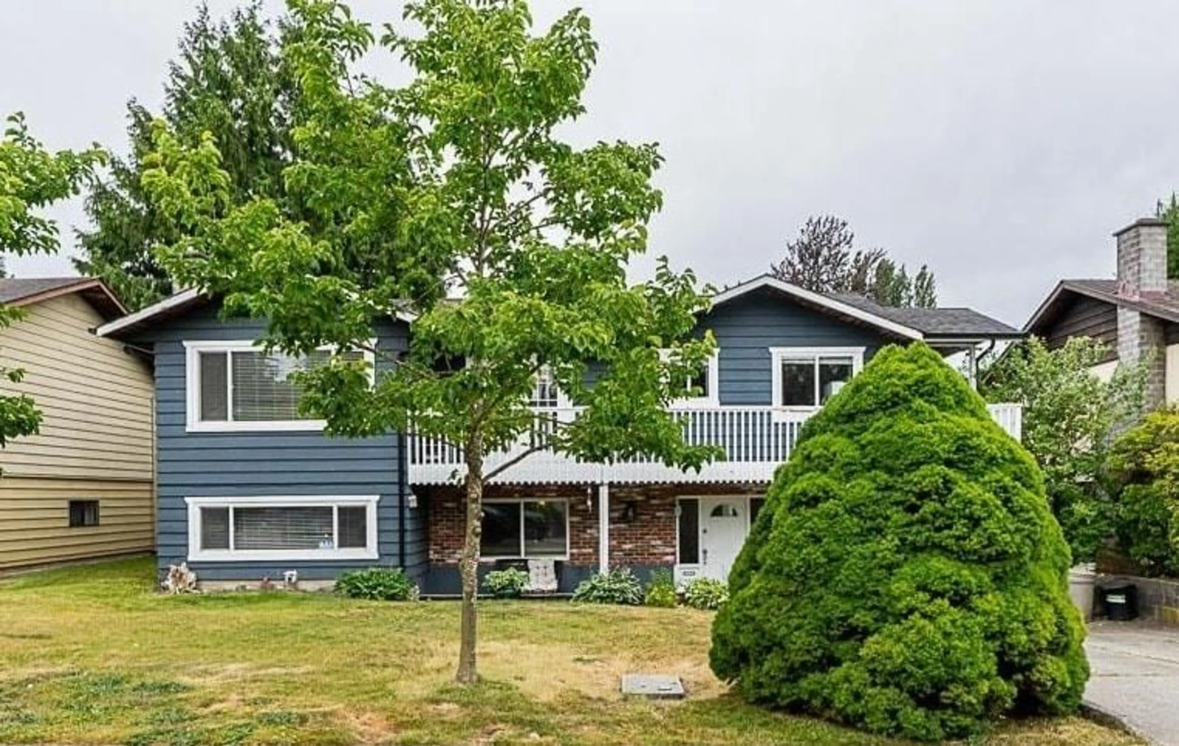 Home with vinyl exterior material, unknown for 11380 75B AVENUE, Delta British Columbia V4C1K3
