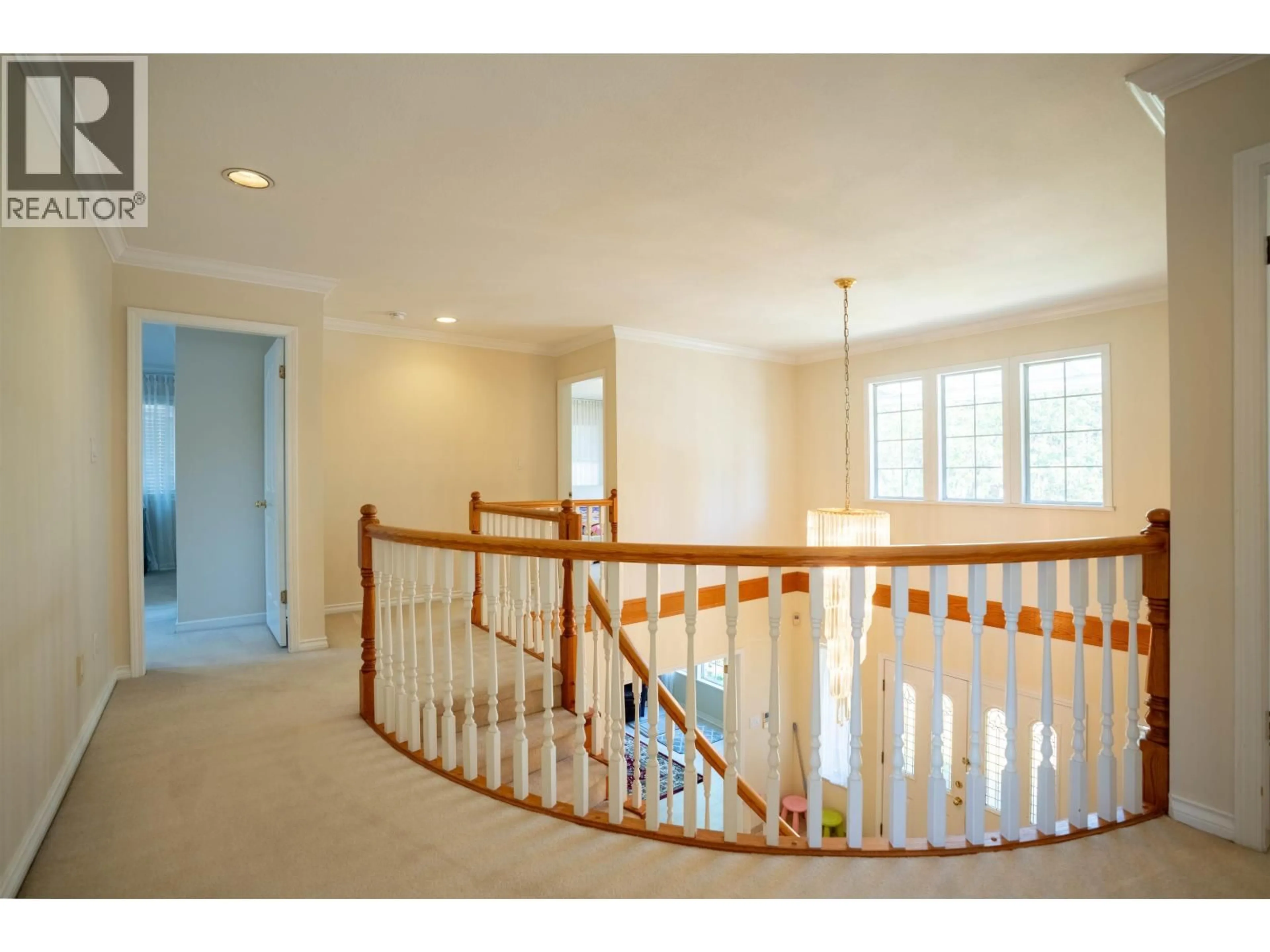 Indoor foyer for 1618 62ND AVENUE, Vancouver British Columbia V6P2G2