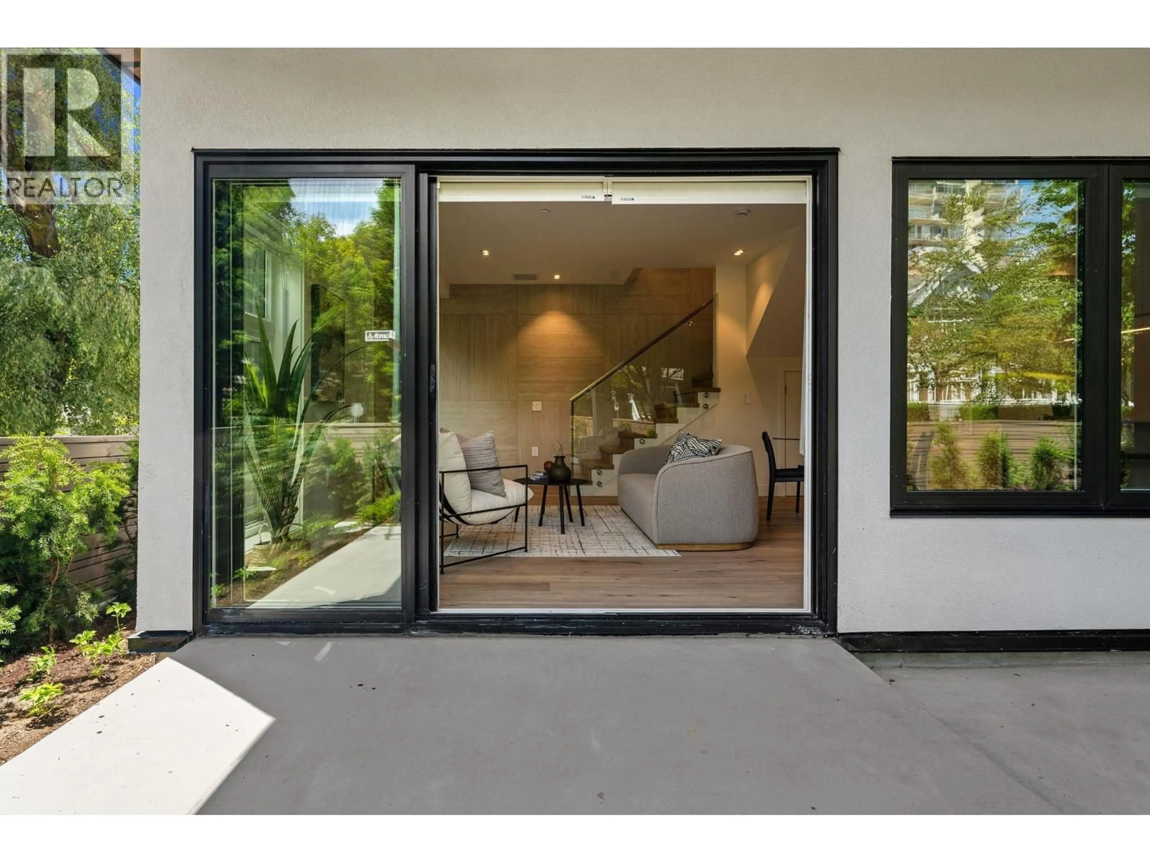 Patio, unknown for 5489 LARCH STREET, Vancouver British Columbia V6M4C7