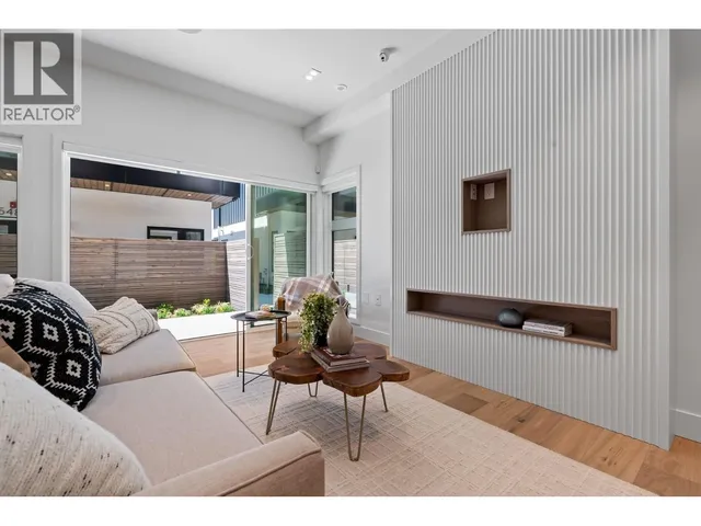 2535 39TH AVENUE, Vancouver 5