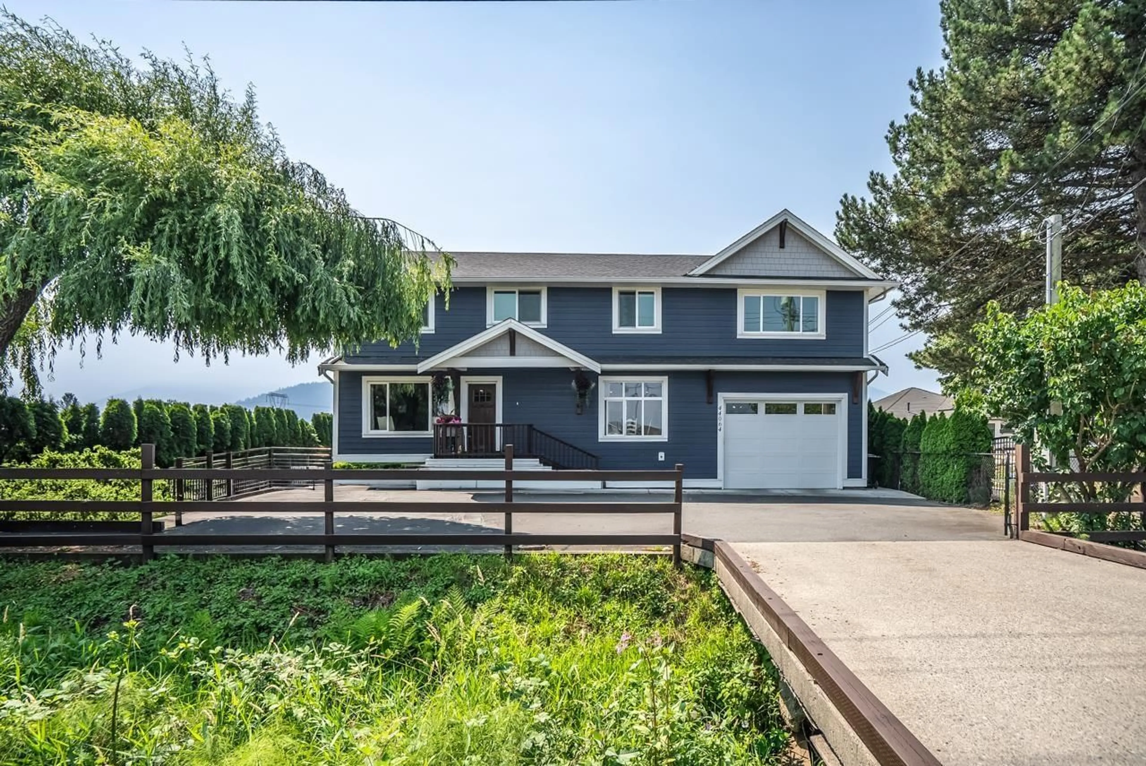 Home with vinyl exterior material, unknown for 44064 SOUTH SUMAS ROAD, Chilliwack British Columbia V2R4B1