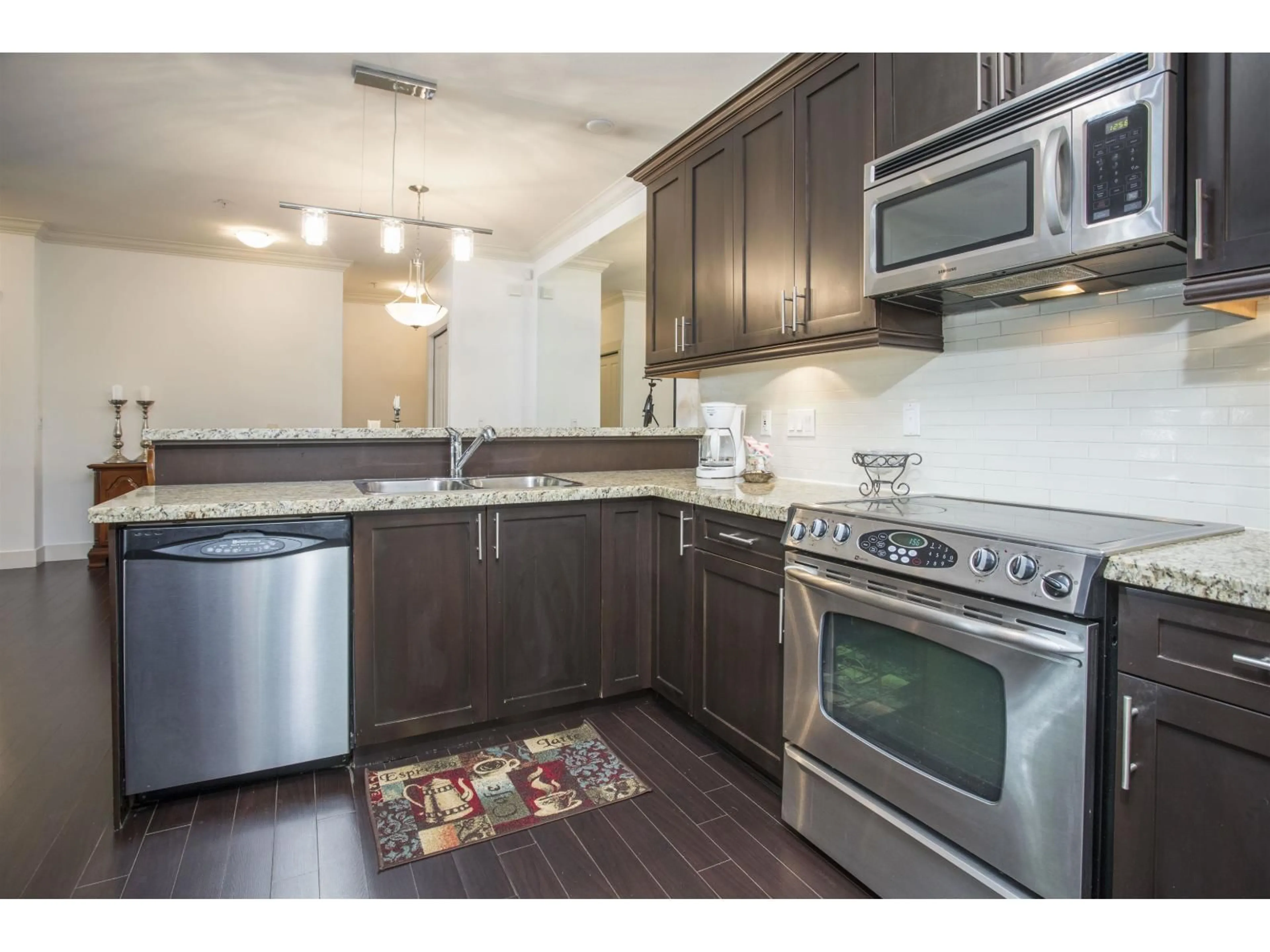 Standard kitchen, wood/laminate floor for 102 - 15368 17A AVENUE, Surrey British Columbia V4A1V3