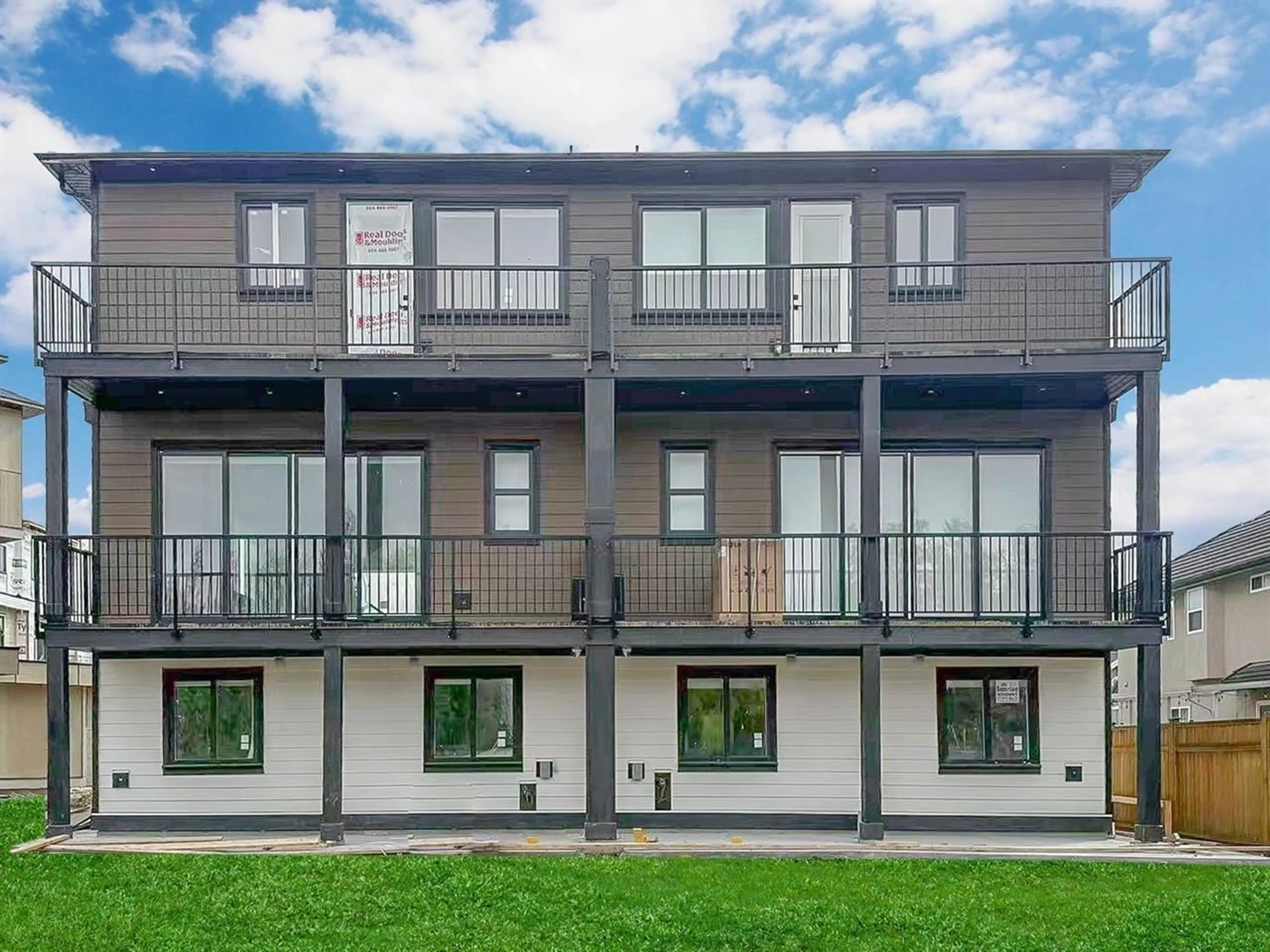 Unknown for 101 - 15861 111A AVENUE, Surrey British Columbia V4N5B4