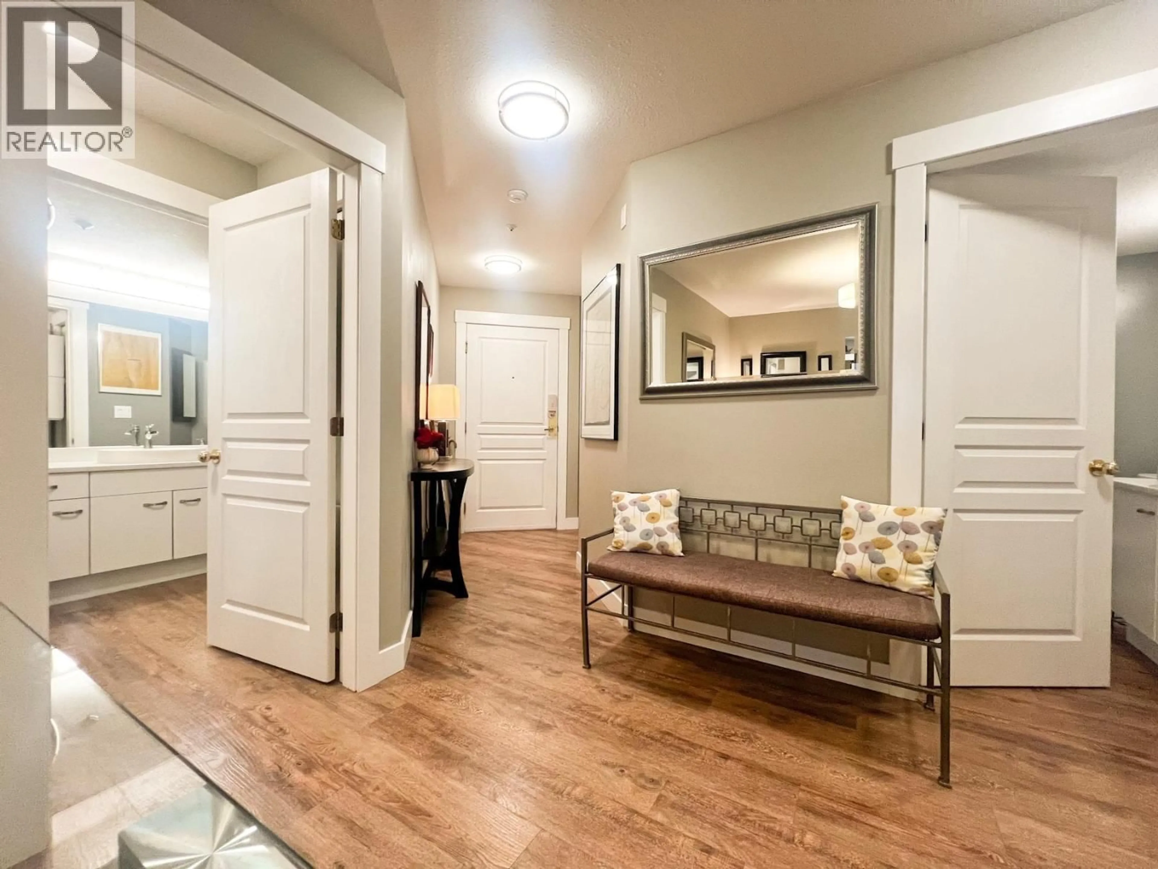 Indoor entryway for 214 - 1242 TOWN CENTRE BOULEVARD, Coquitlam British Columbia V3B7R6