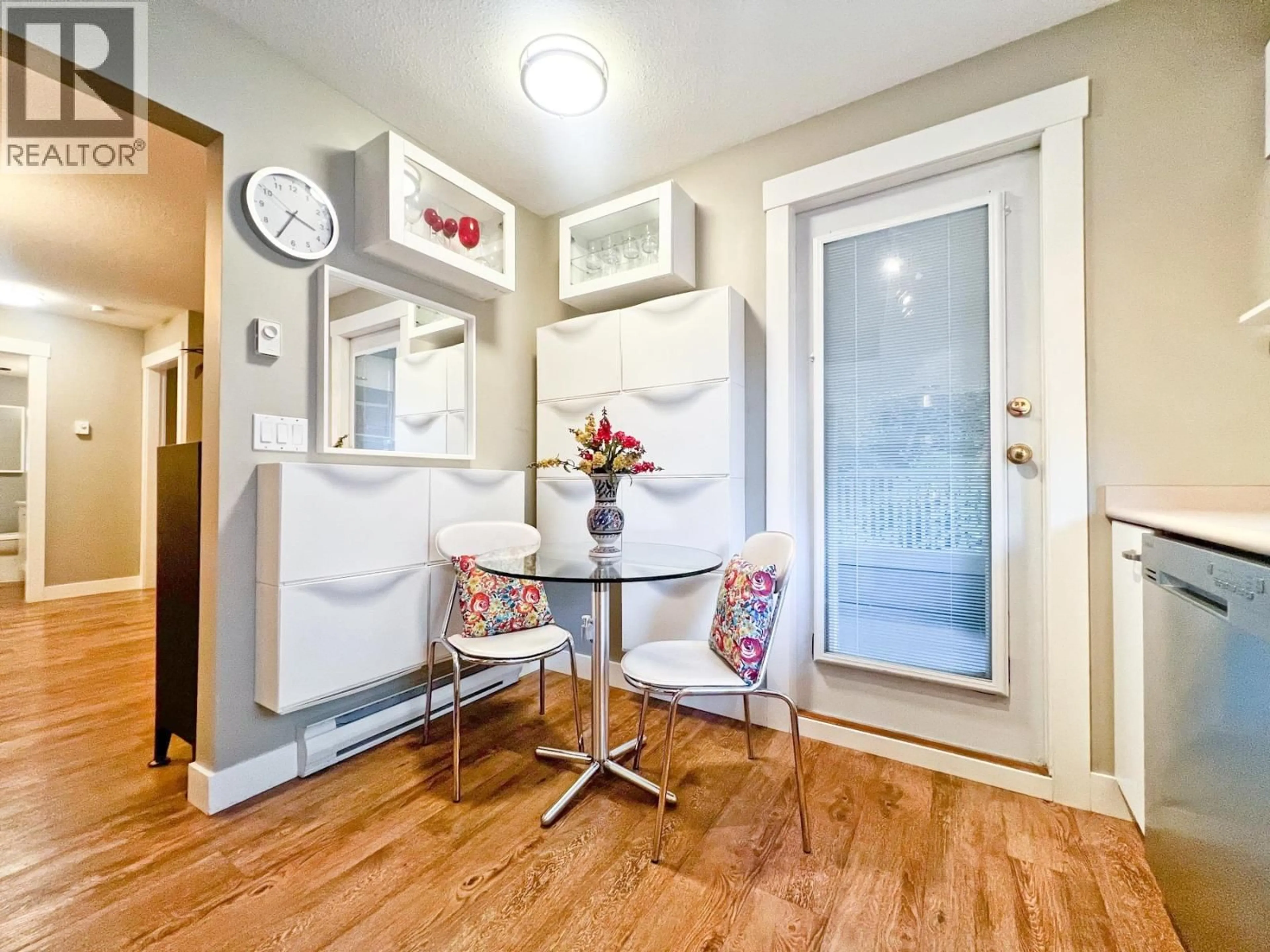 Indoor entryway for 214 - 1242 TOWN CENTRE BOULEVARD, Coquitlam British Columbia V3B7R6
