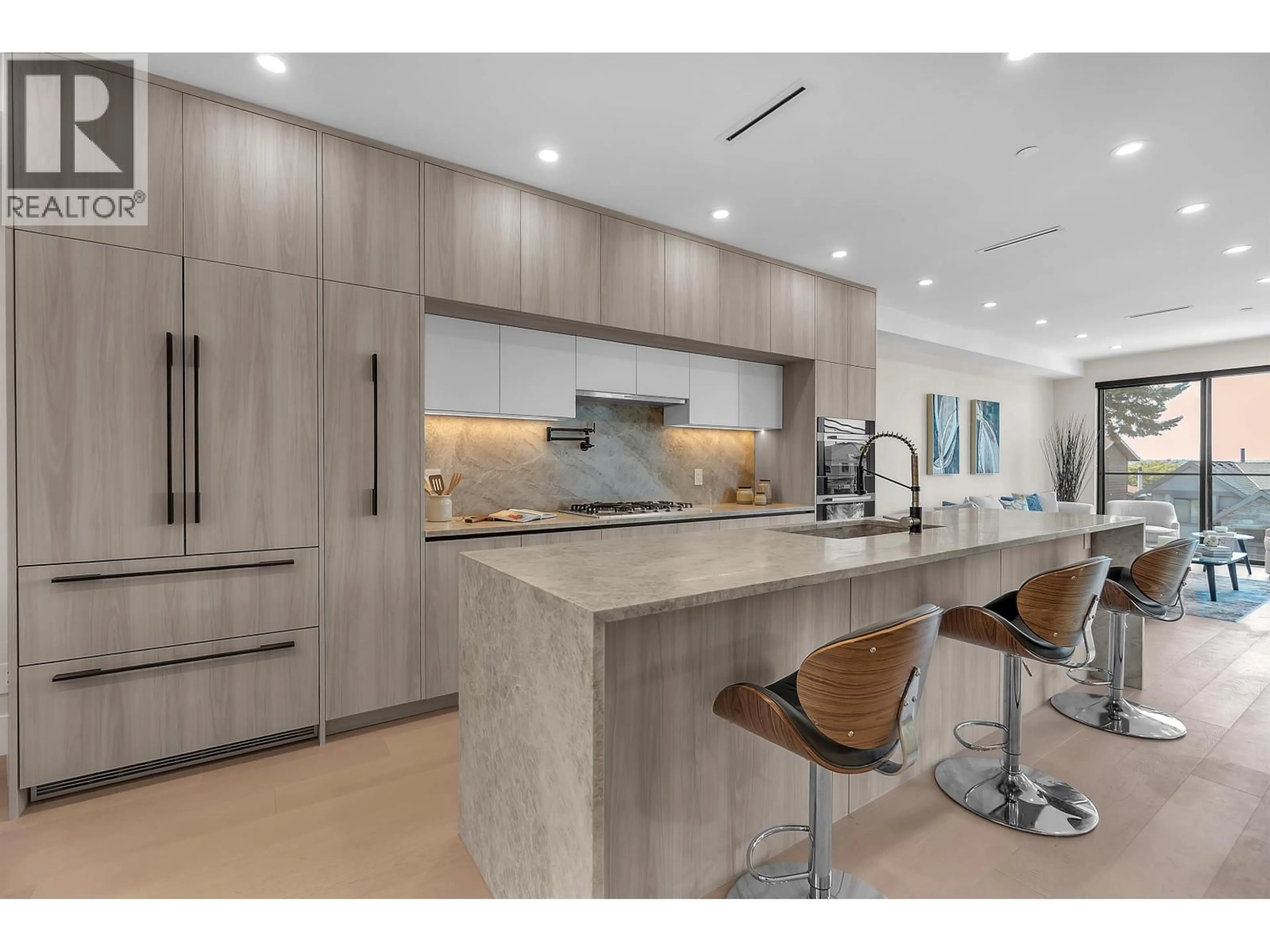 Contemporary kitchen, unknown for 502 5TH STREET, North Vancouver British Columbia V7L1M4