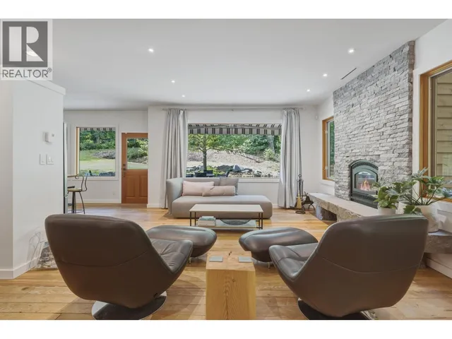 3 - WALKERVILLE ESTATES, Pemberton 5