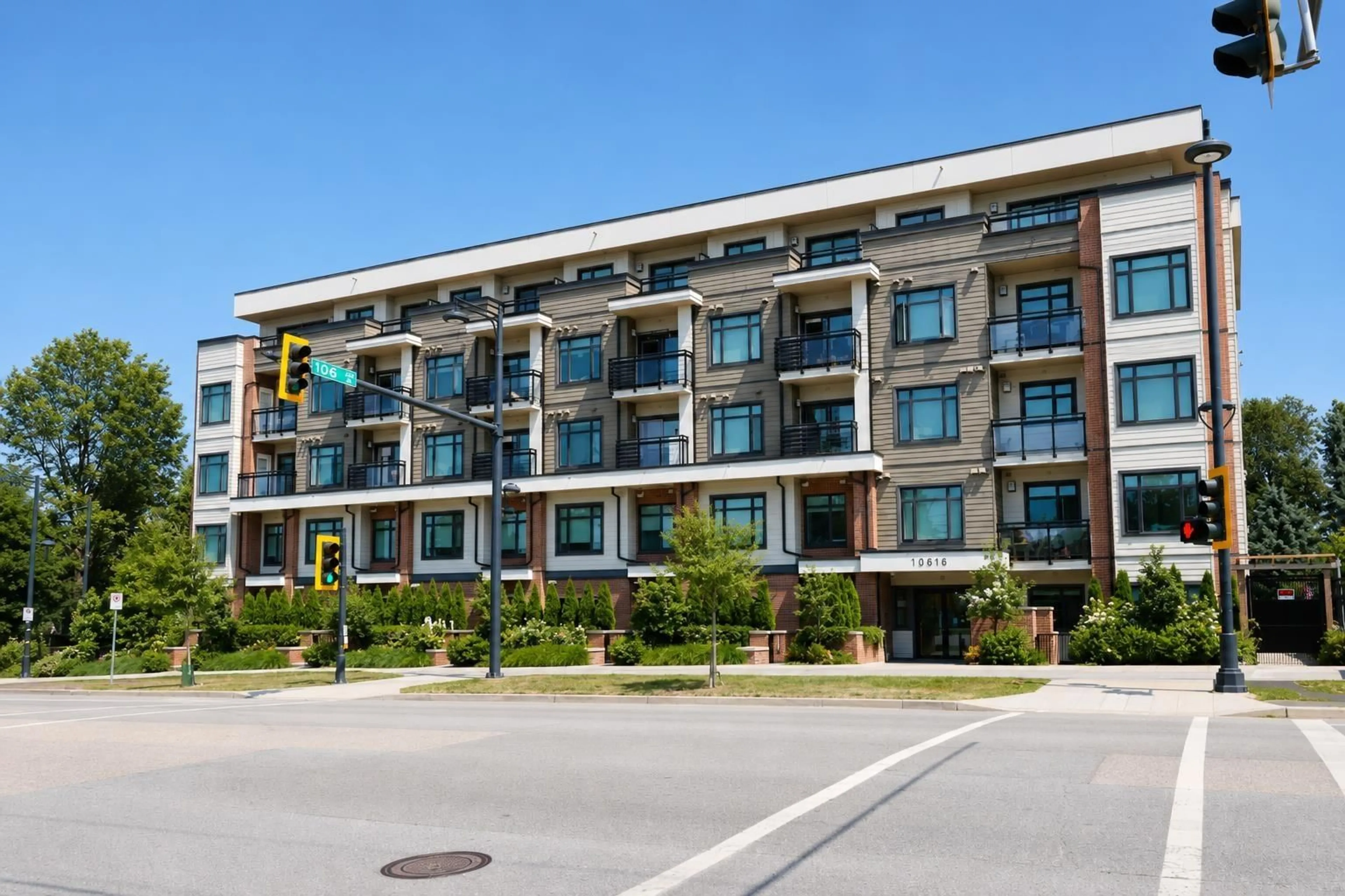 Patio, building for 303 - 10616 132 STREET, Surrey British Columbia V3T0T3