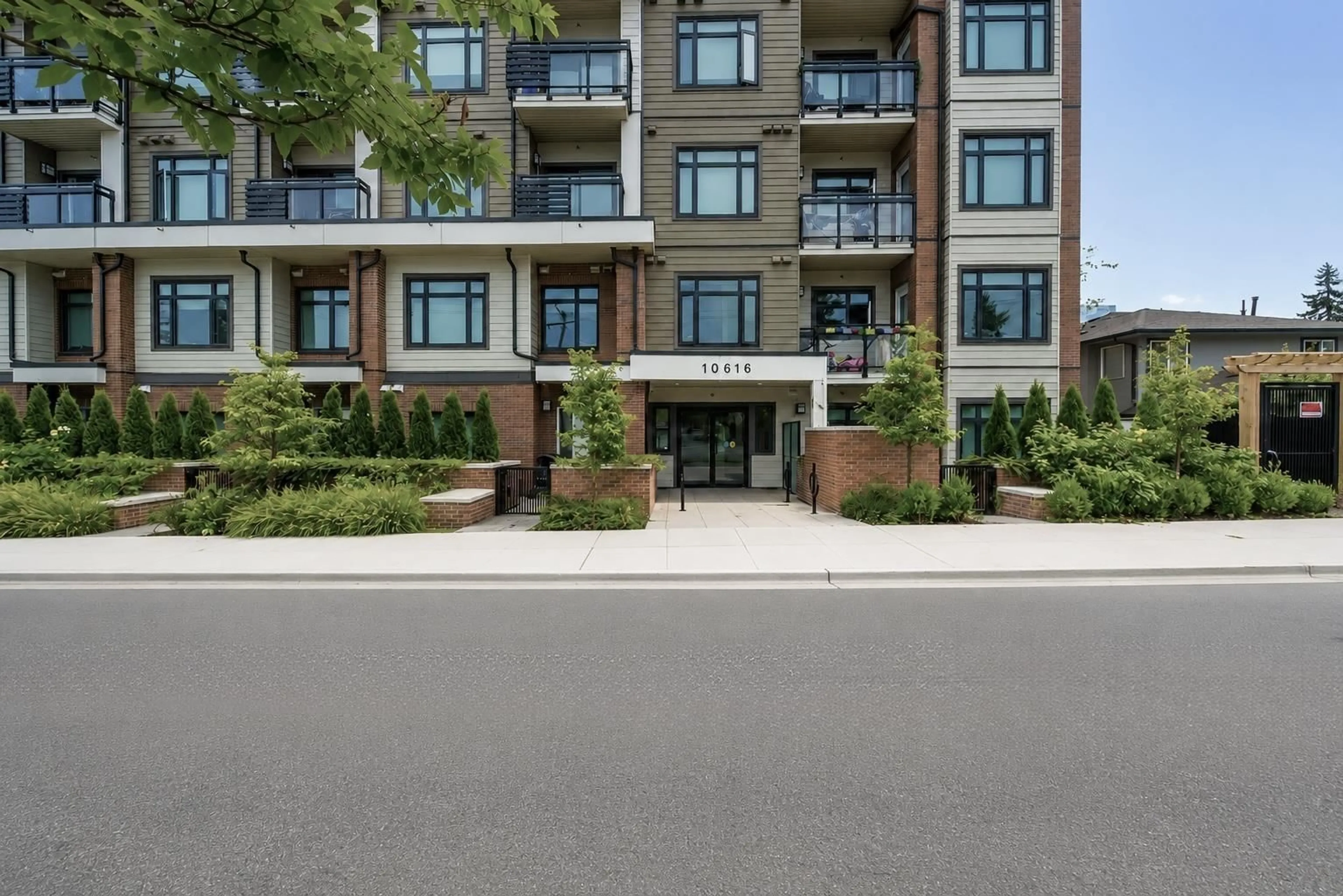 Patio, unknown for 303 - 10616 132 STREET, Surrey British Columbia V3T0T3