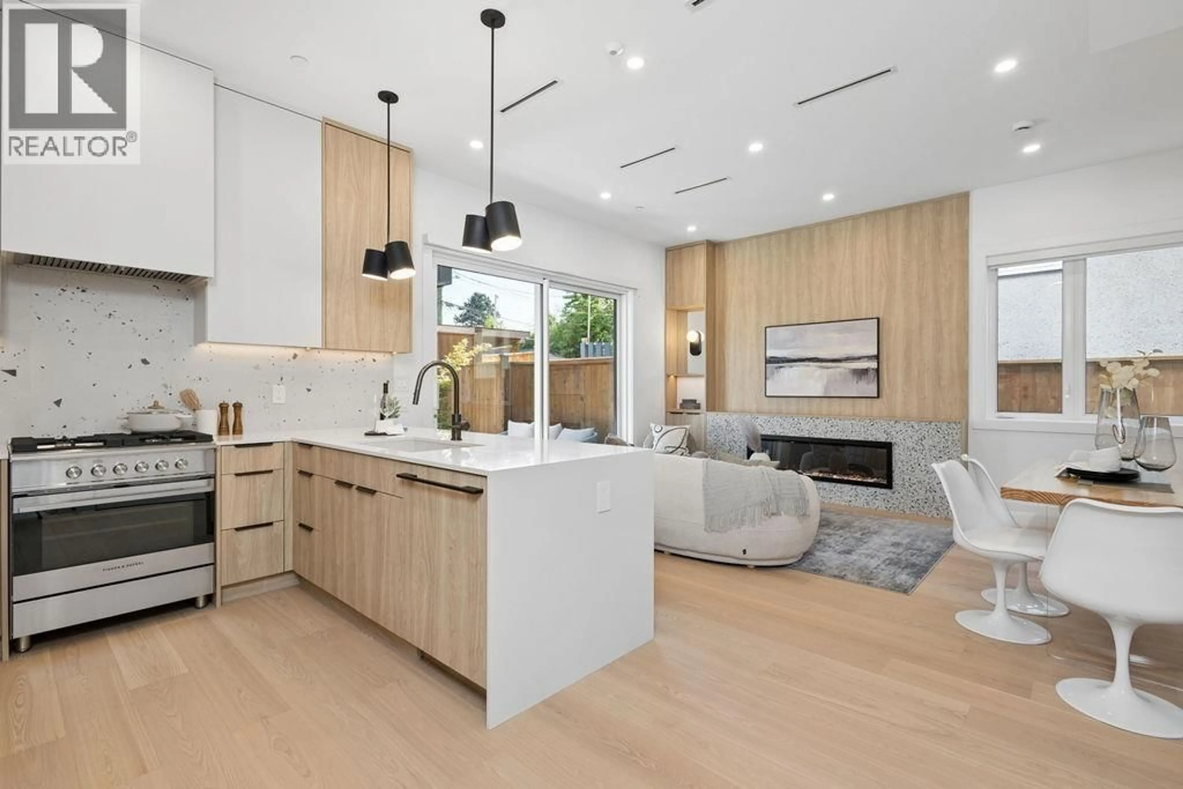 Open concept kitchen, unknown for 2 - 2752 GRAVELEY STREET, Vancouver British Columbia V5K3J8