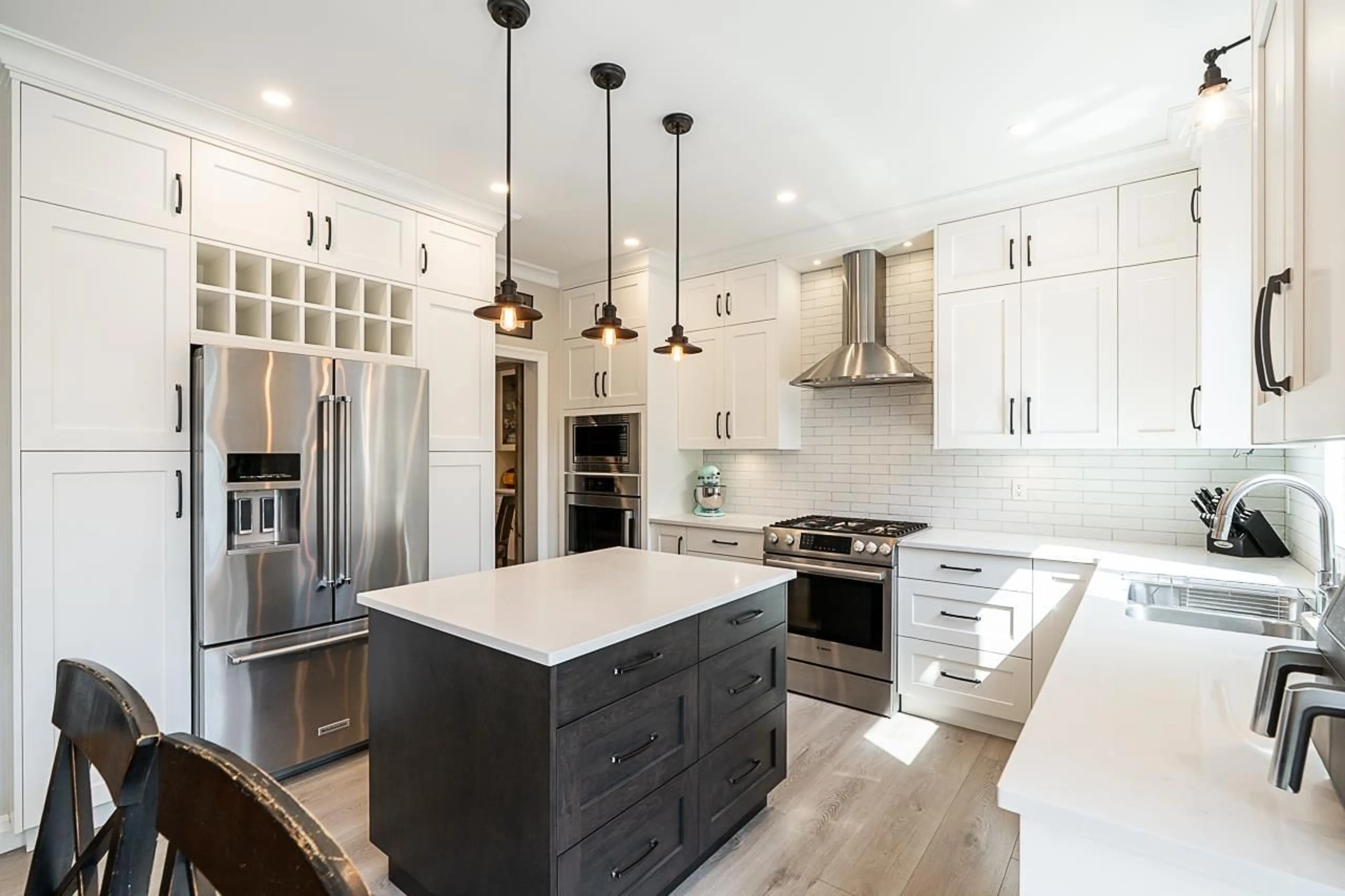 Contemporary kitchen, unknown for 6228 167 STREET, Surrey British Columbia V3S9L3