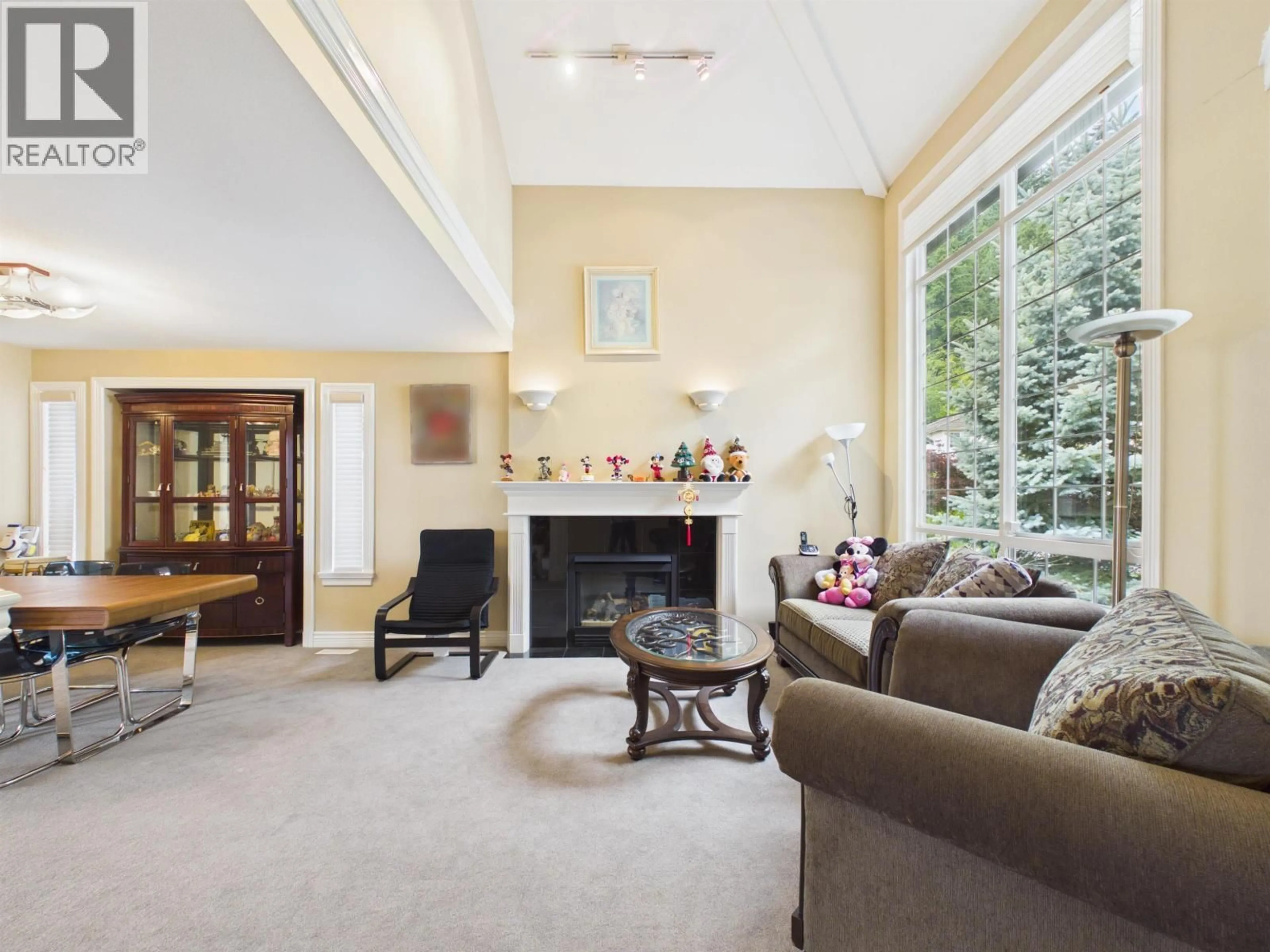 Living room with furniture, unknown for 3010 MAPLEWOOD COURT, Coquitlam British Columbia V3E3P3