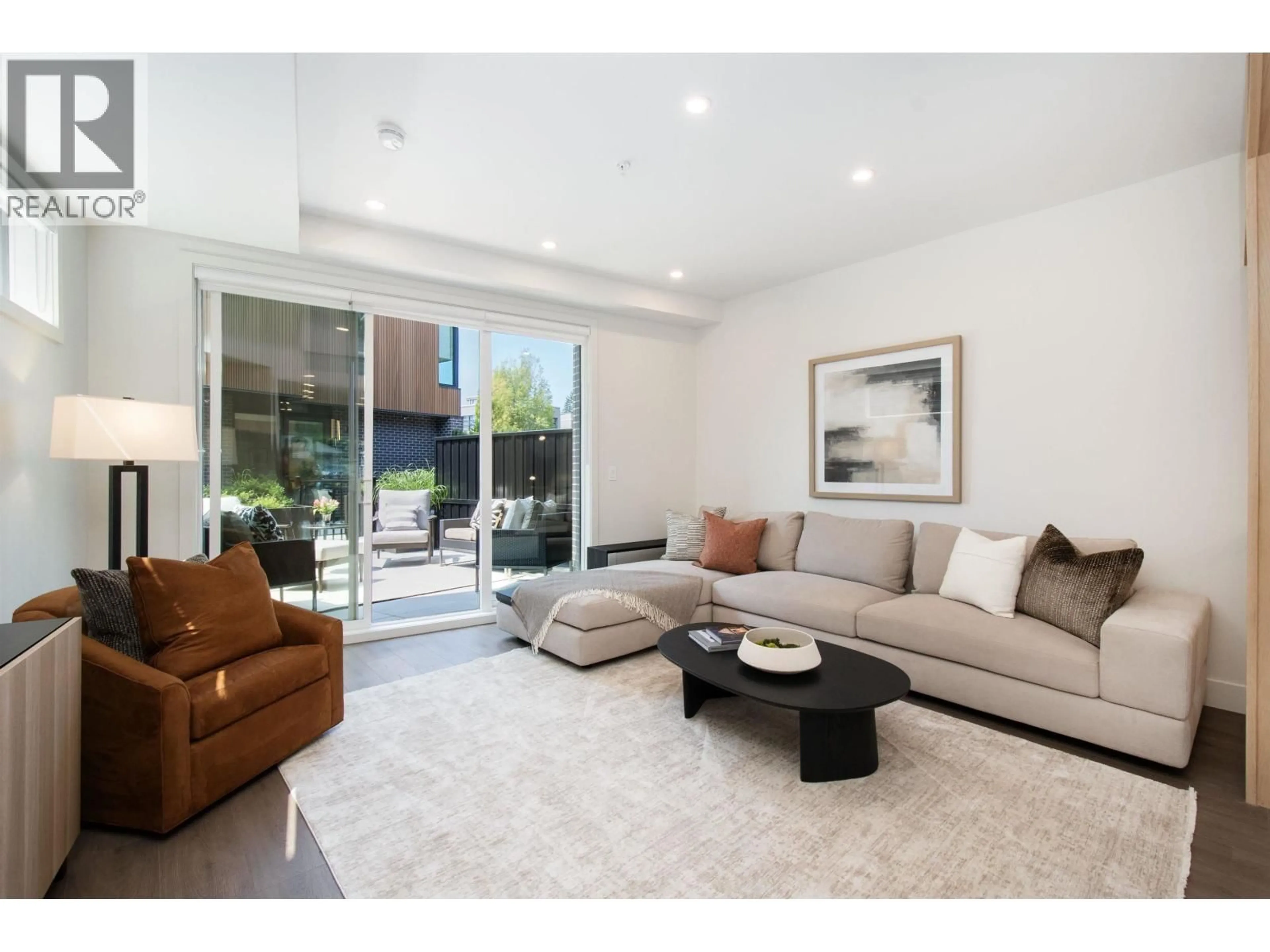 Living room with furniture, unknown for 3181 CANFIELD CRESCENT, North Vancouver British Columbia V7R2V9