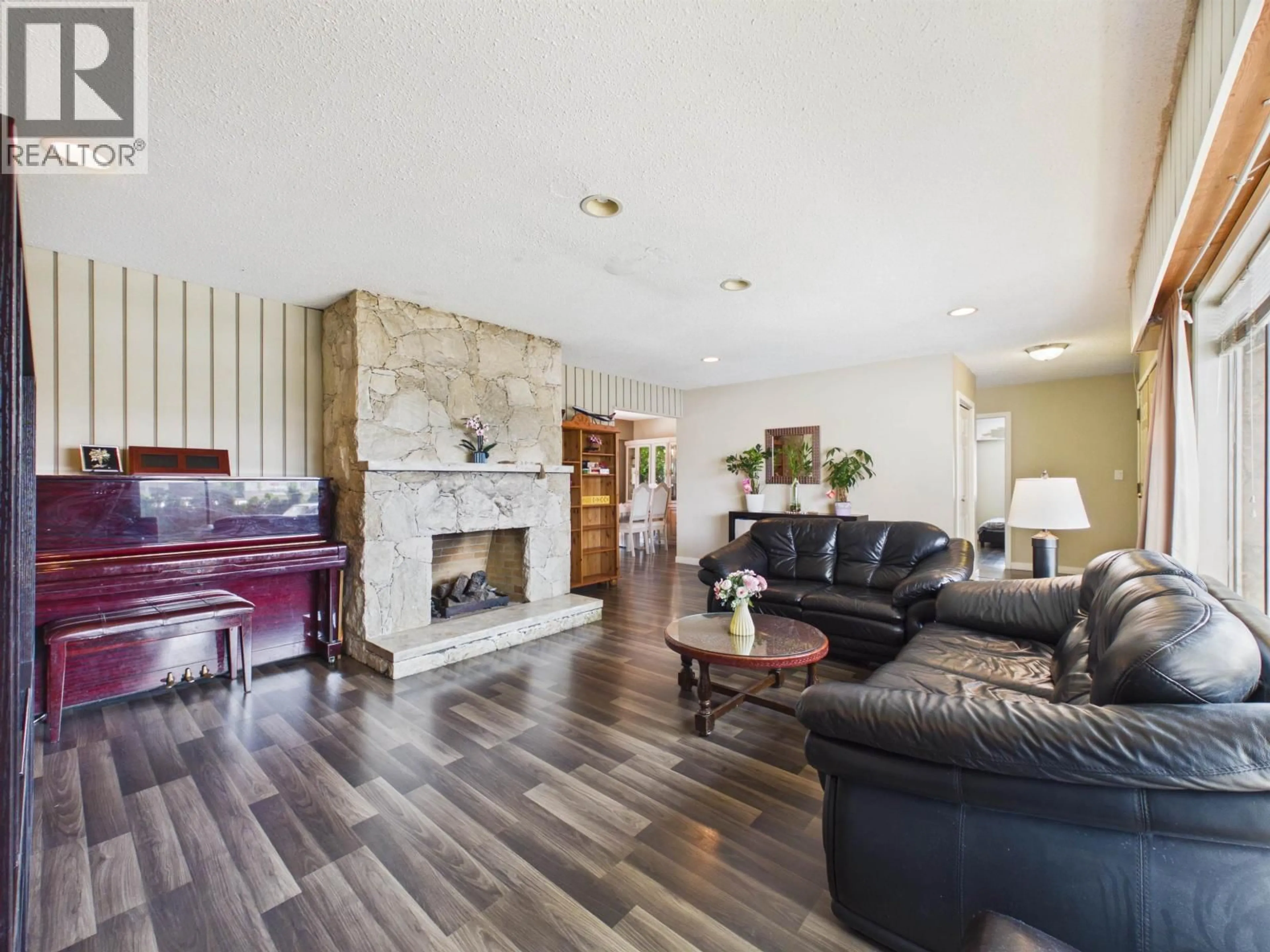 Living room with furniture, unknown for 11760 SEALORD ROAD, Richmond British Columbia V7A3L4