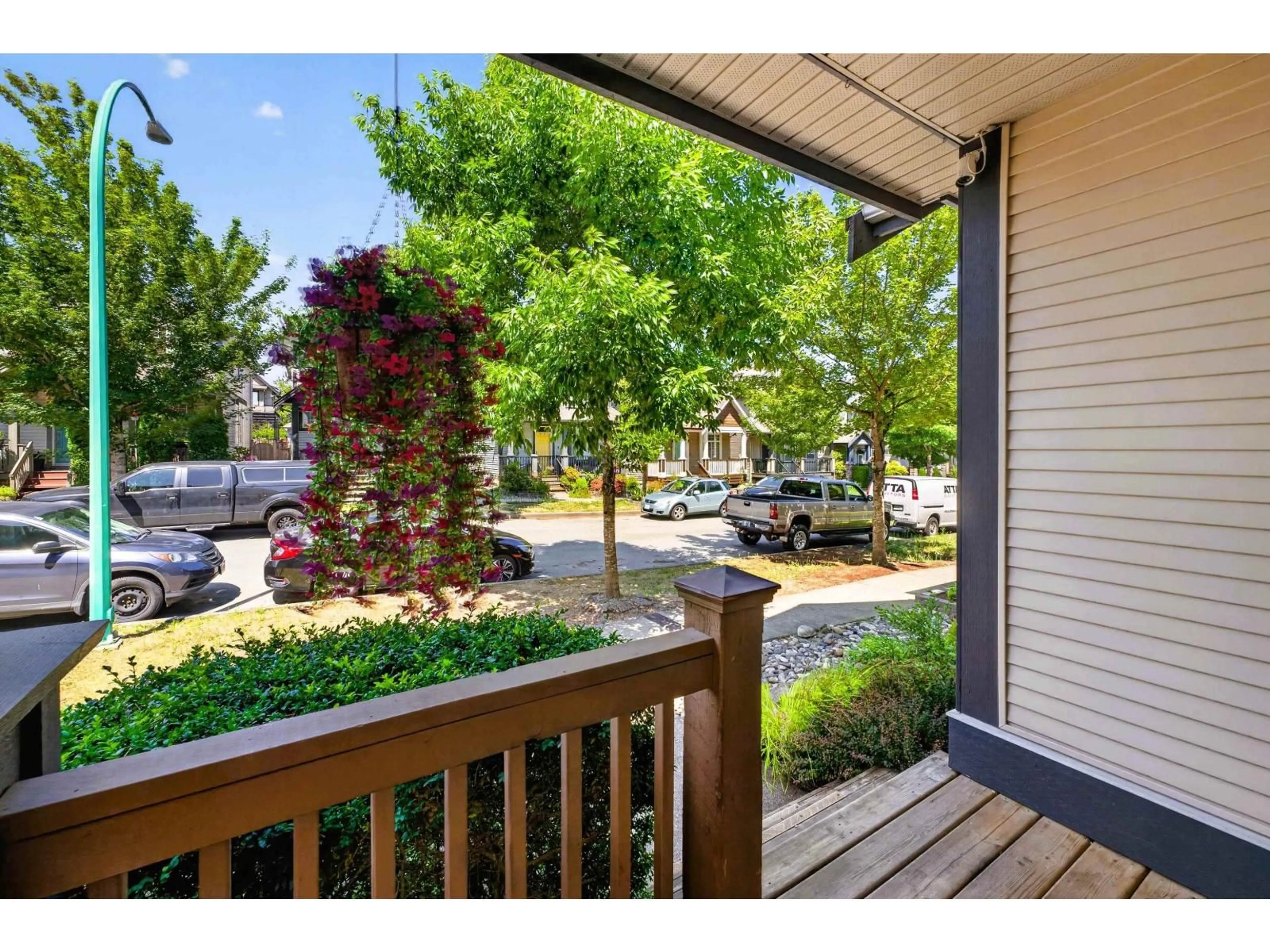 Patio, street for 19442 67A AVENUE, Surrey British Columbia V4N5T4