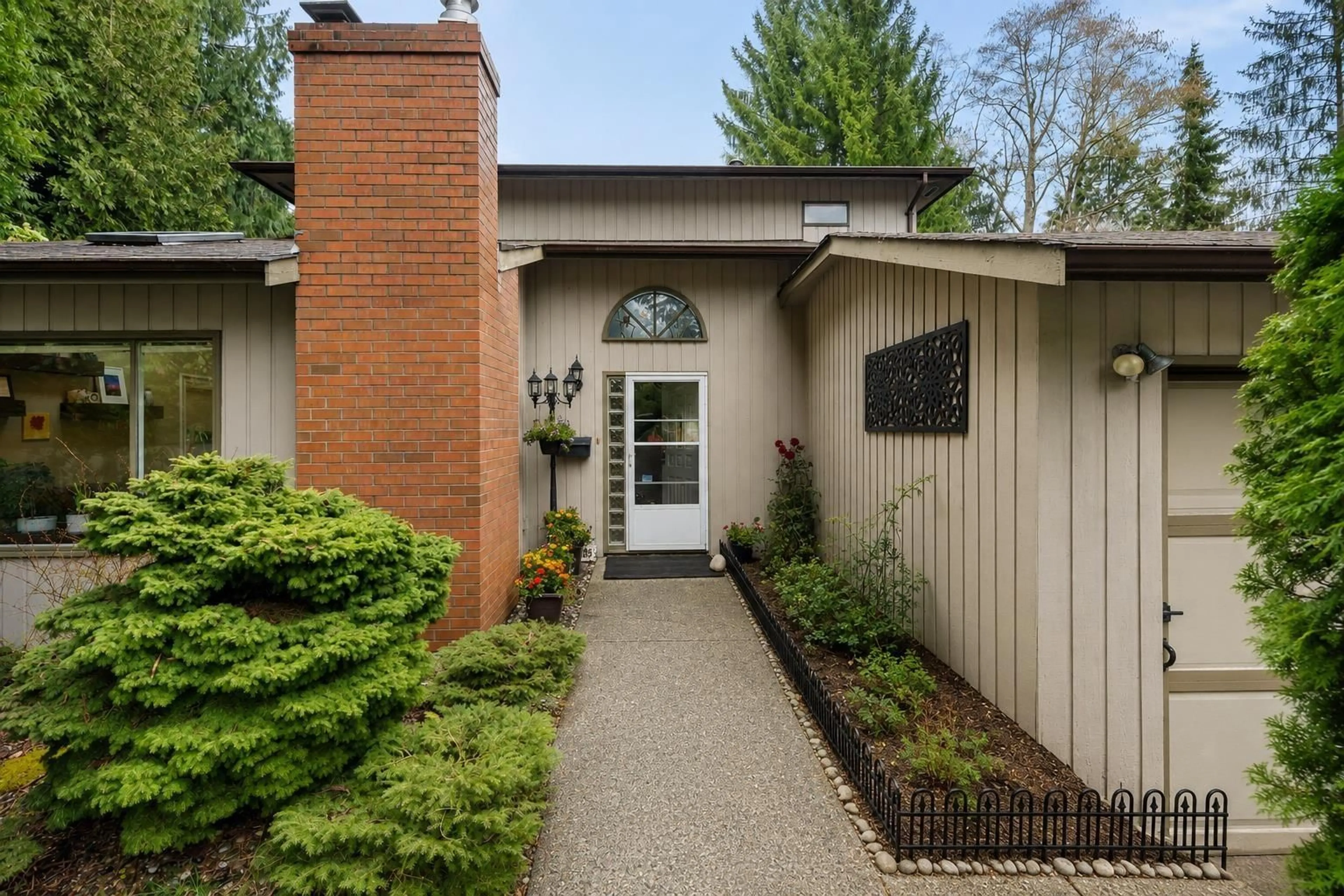 Unknown for 20185 GRADE CRESCENT, Langley British Columbia V3A4J5
