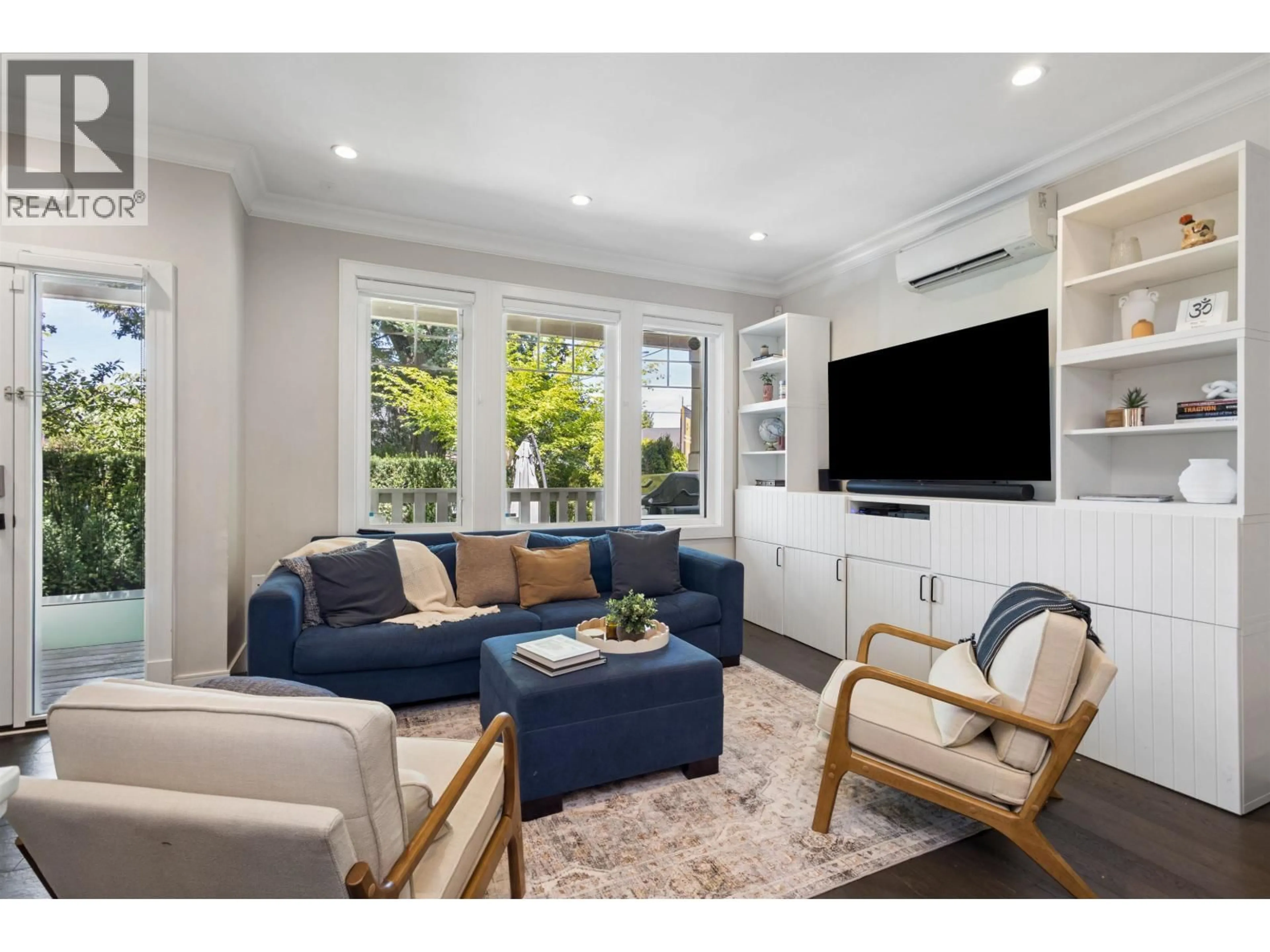 Living room with furniture, unknown for 1336 23 AVENUE, Vancouver British Columbia V5V1Z2