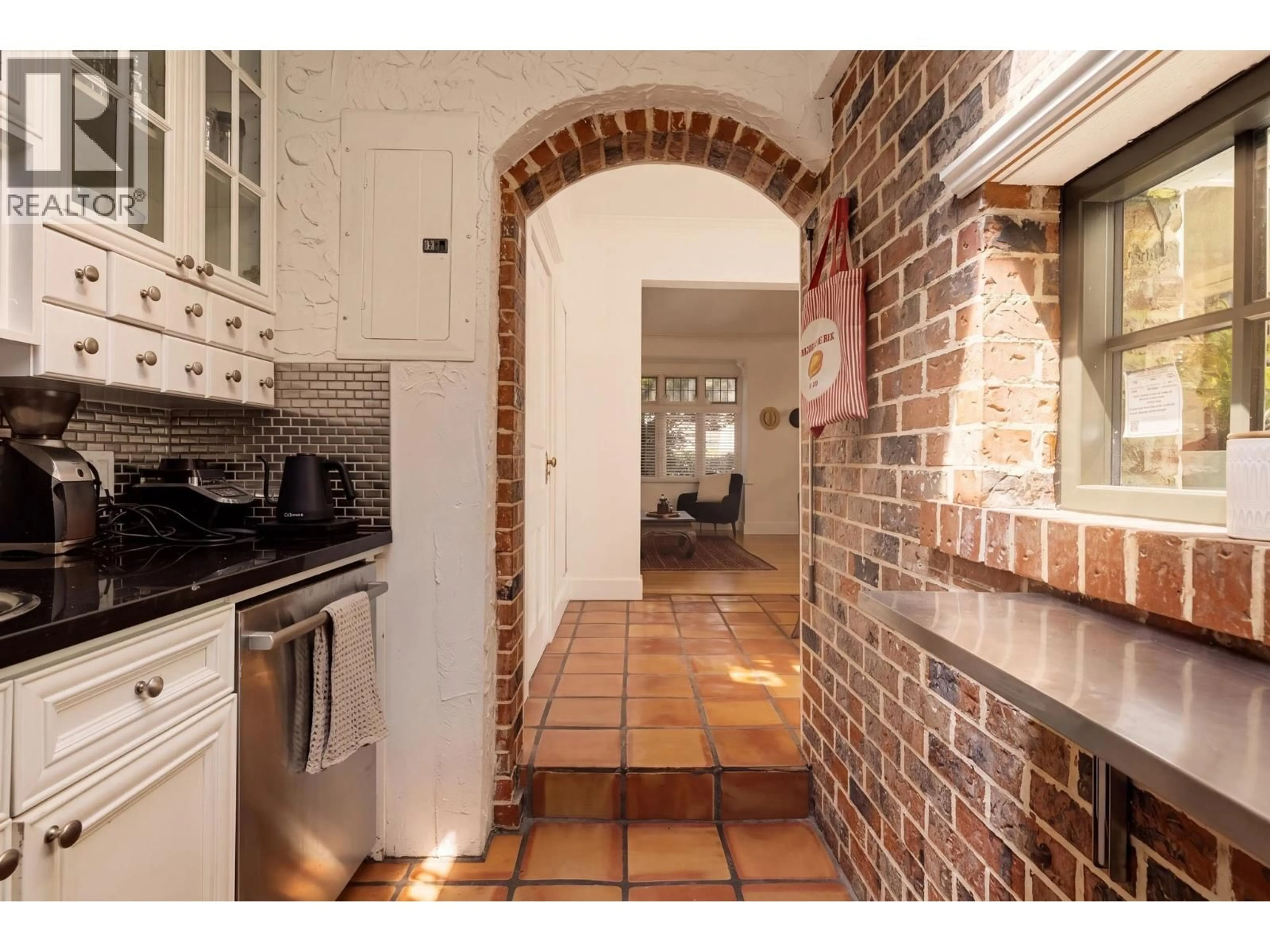 Unknown for 2636 HEMLOCK STREET, Vancouver British Columbia V6H2V5