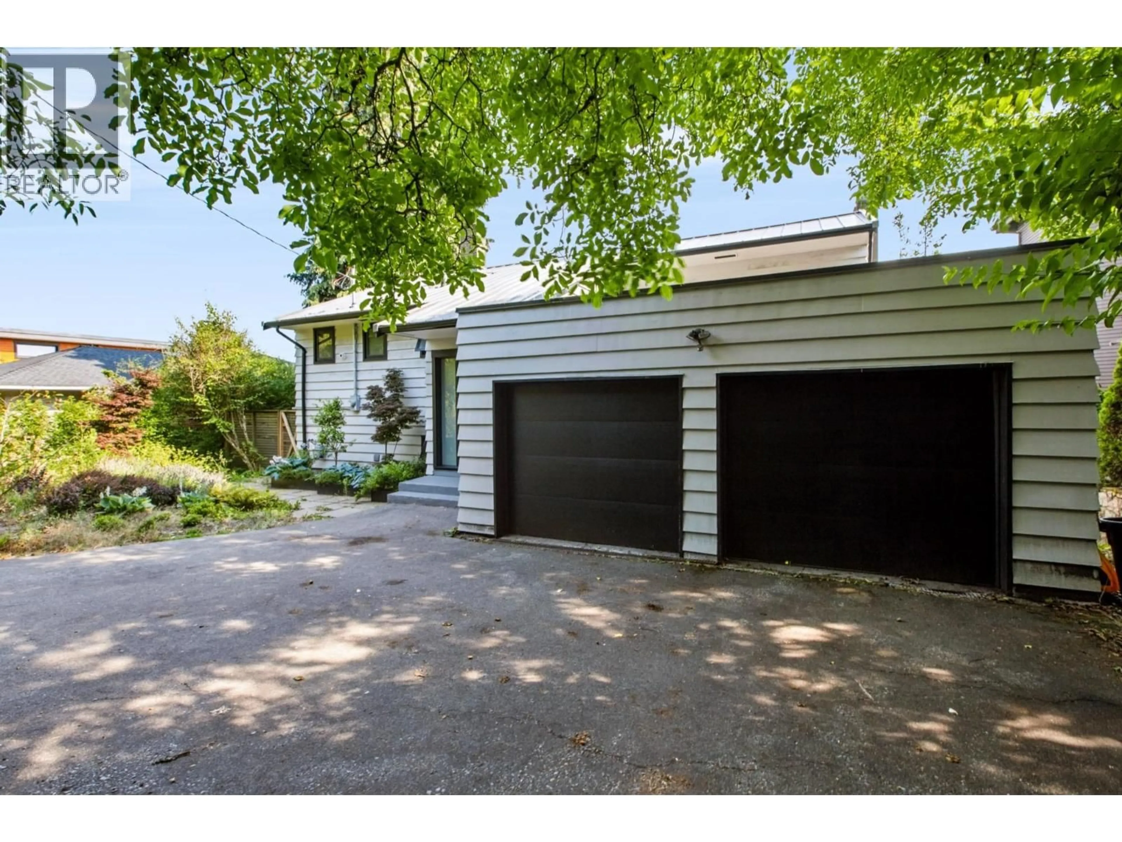 Indoor garage for 2234 PALMERSTON AVENUE, West Vancouver British Columbia V7V2V8