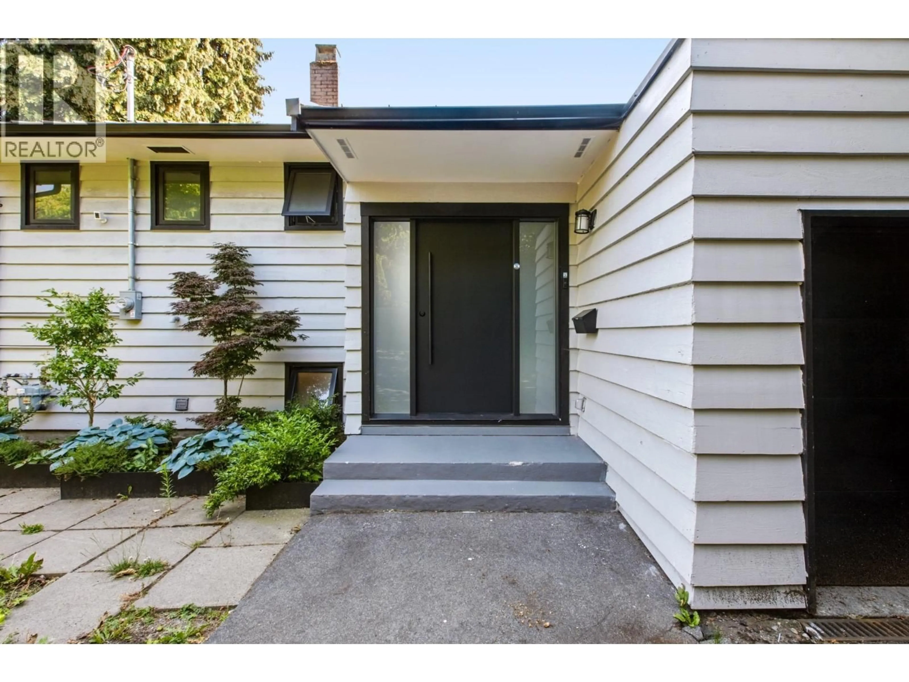 Home with vinyl exterior material, street for 2234 PALMERSTON AVENUE, West Vancouver British Columbia V7V2V8