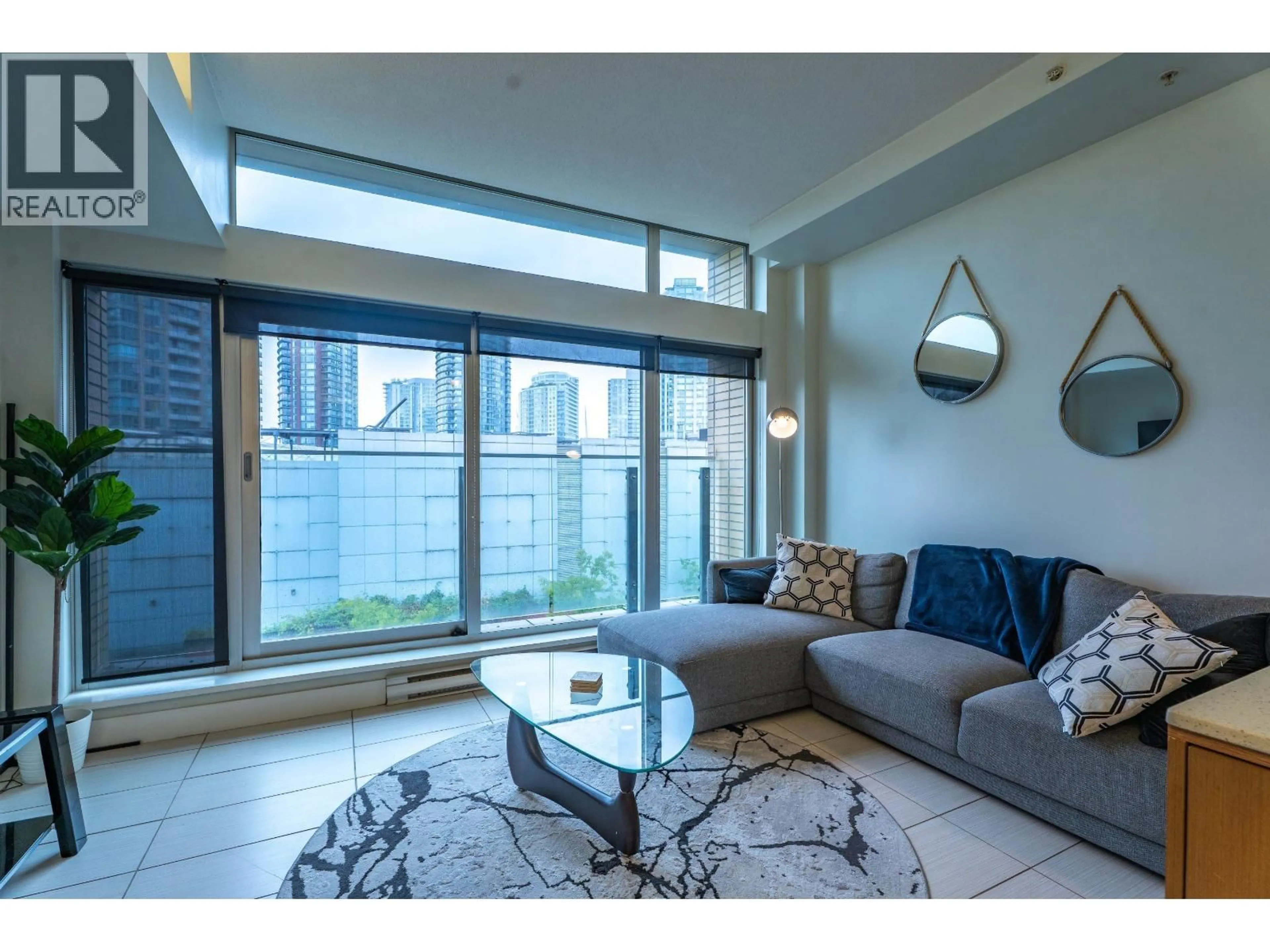 Living room with furniture, unknown for 709 - 33 PENDER STREET, Vancouver British Columbia V6B0E5