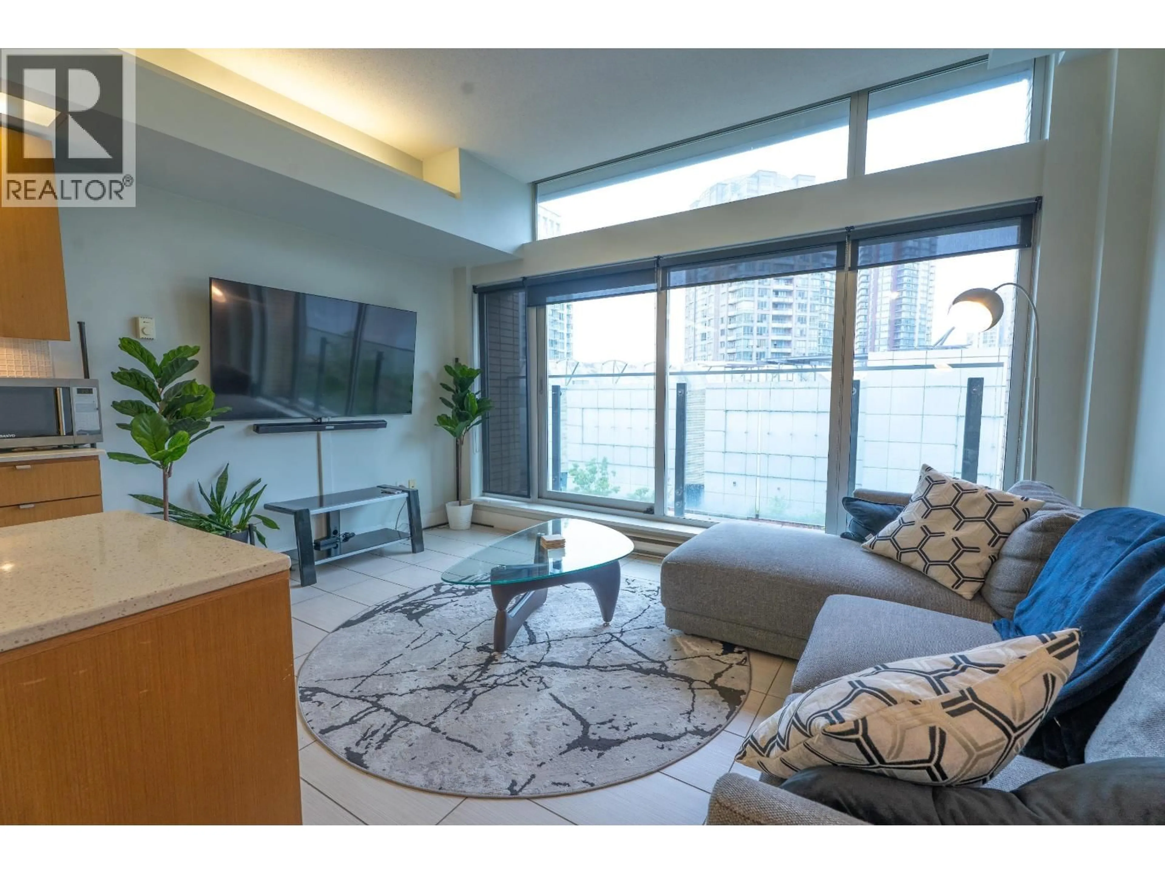 Living room with furniture, unknown for 709 - 33 PENDER STREET, Vancouver British Columbia V6B0E5