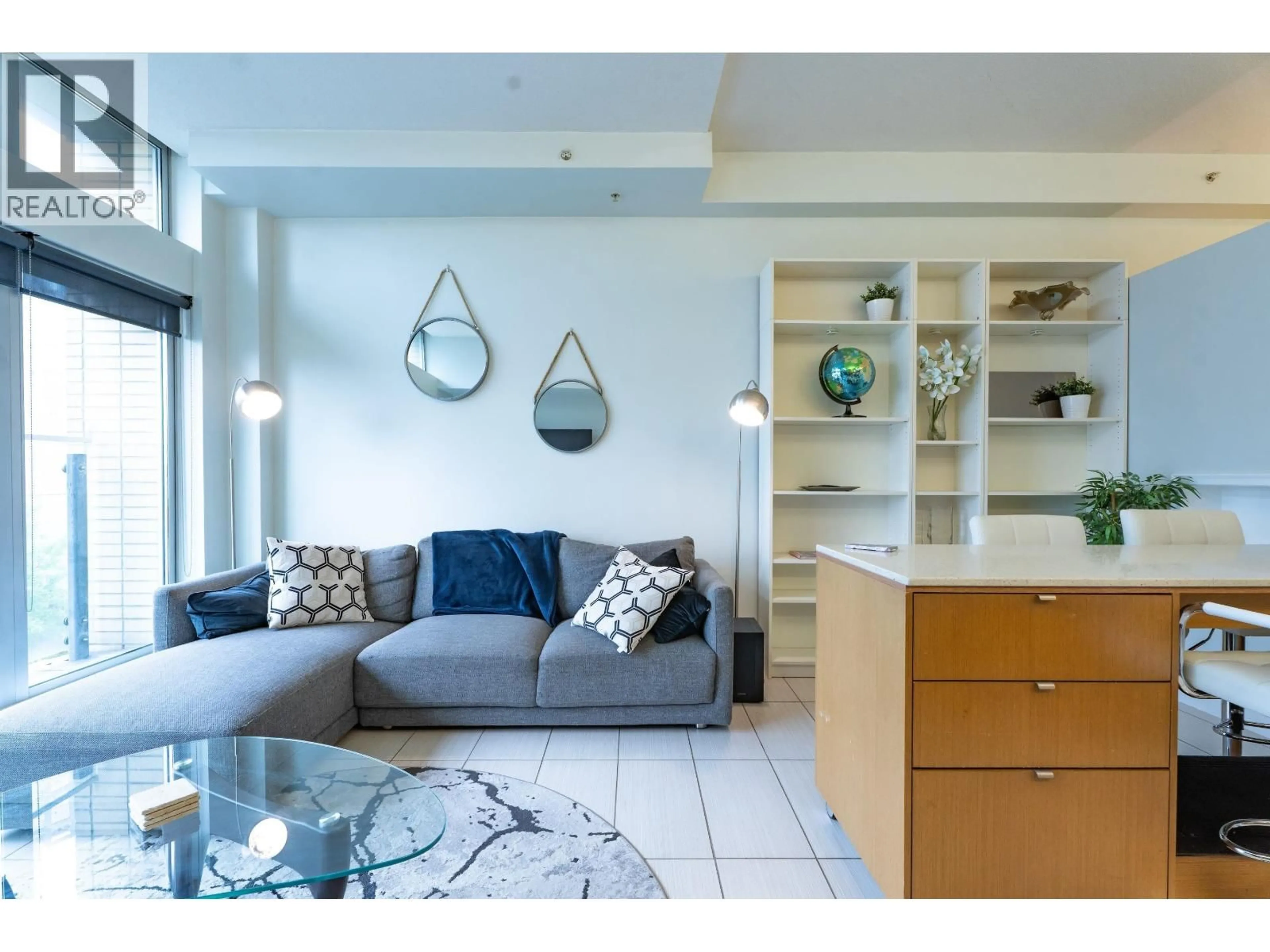 Living room with furniture, unknown for 709 - 33 PENDER STREET, Vancouver British Columbia V6B0E5