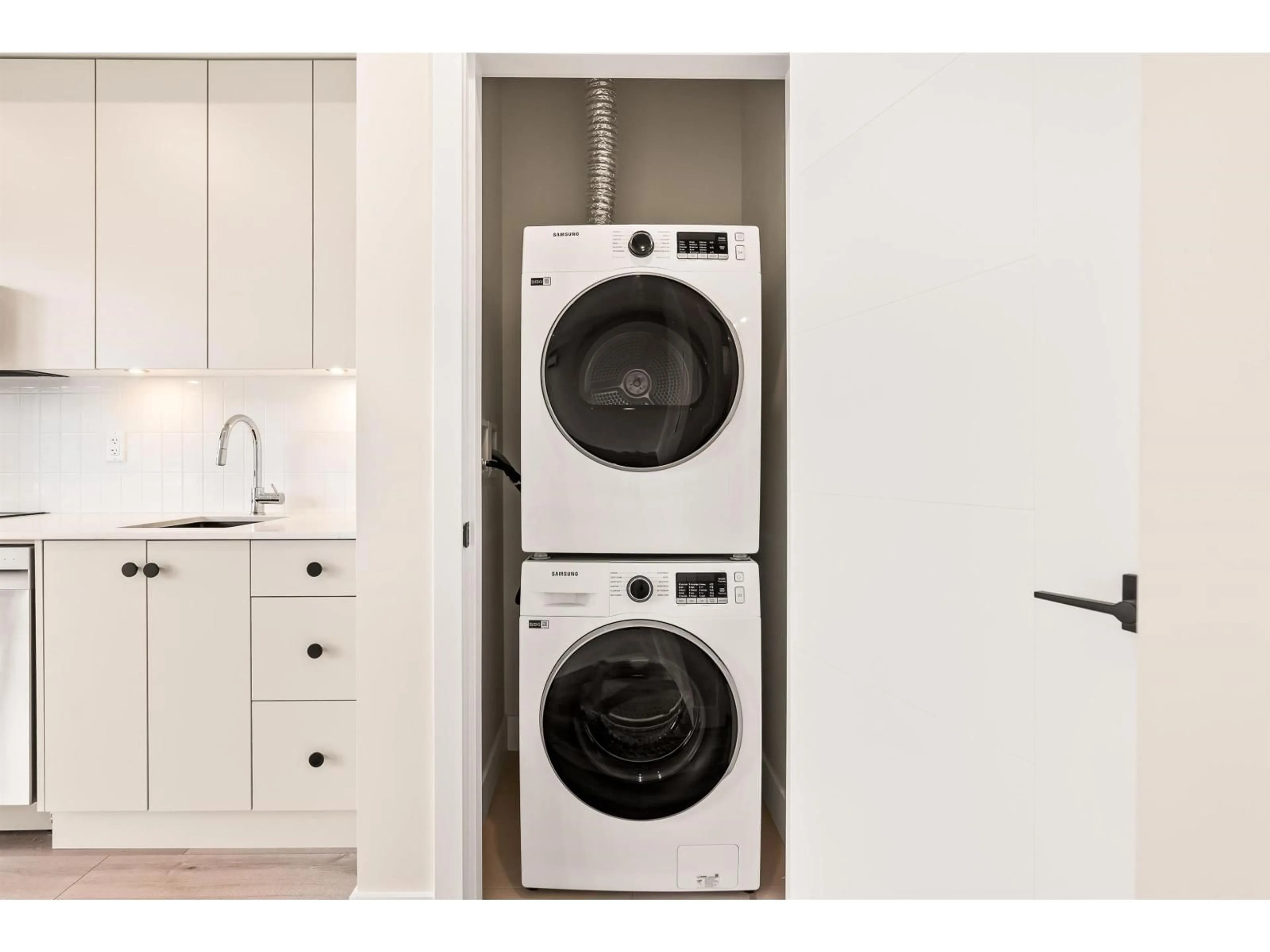 Laundry room for 411 - 45505 CAMPUS DRIVE, Chilliwack British Columbia V2R6L2