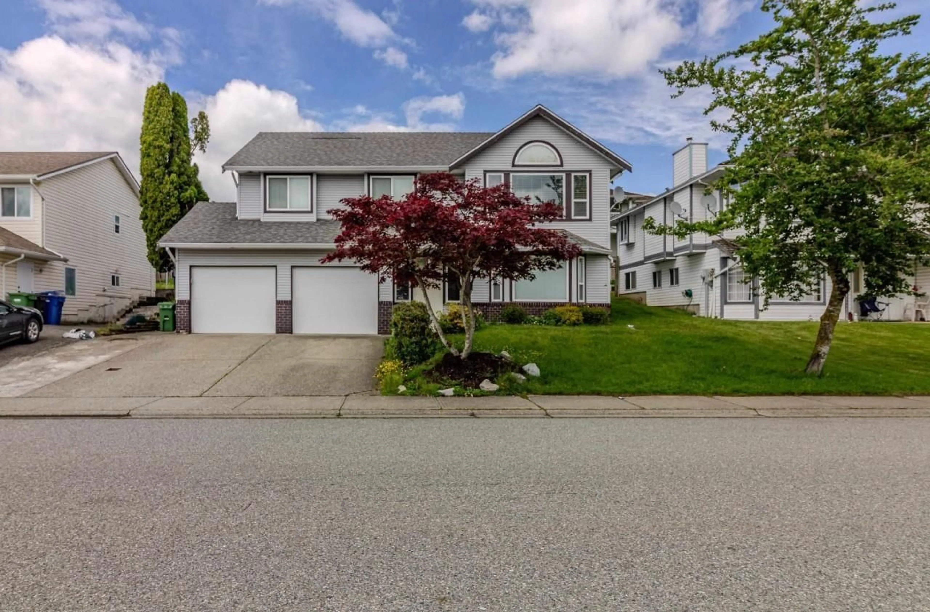 Home with vinyl exterior material, street for 31279 WAGNER DRIVE, Abbotsford British Columbia V2T5G1