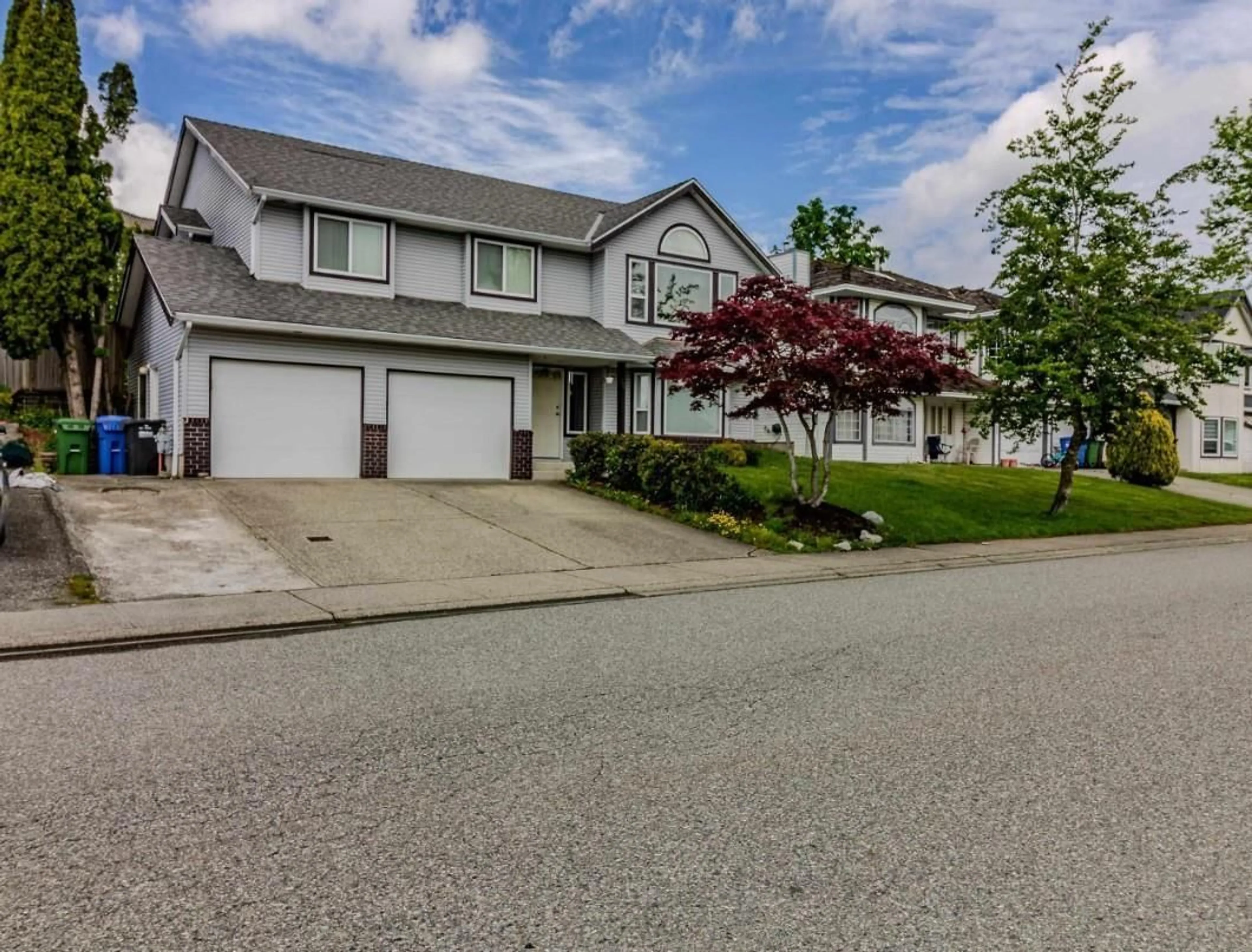 Home with vinyl exterior material, street for 31279 WAGNER DRIVE, Abbotsford British Columbia V2T5G1