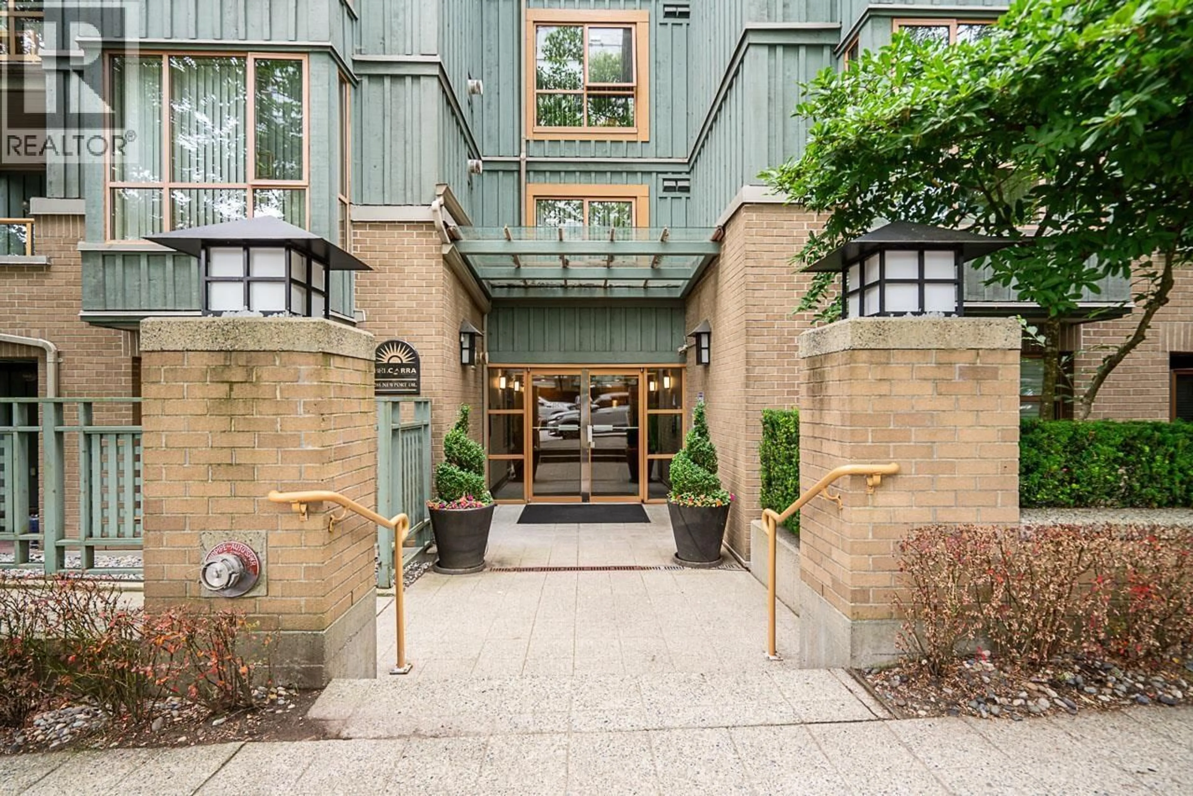 Indoor foyer for 111 - 285 NEWPORT DRIVE, Port Moody British Columbia V3H5J6