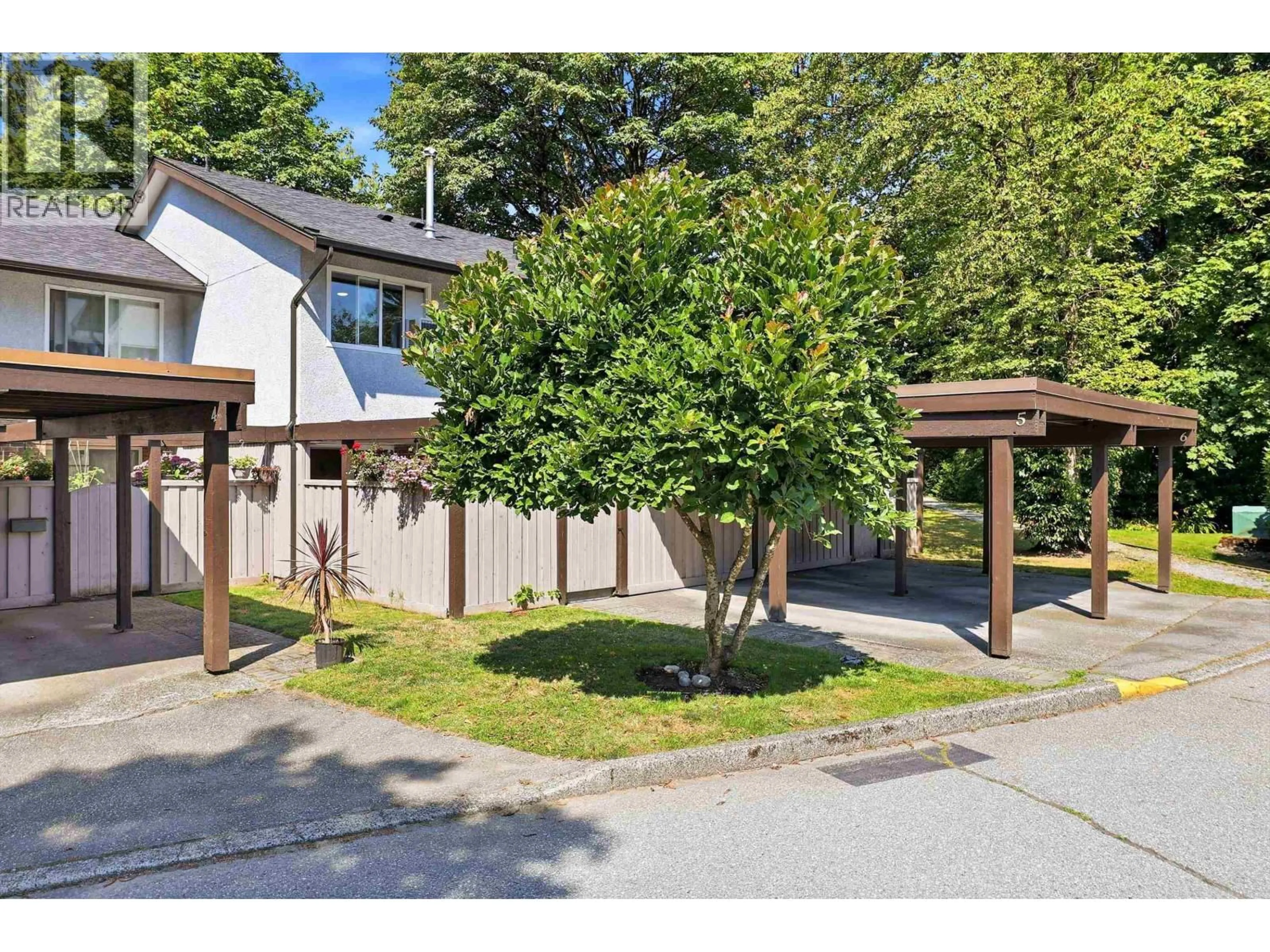 A pic from outside/outdoor area/front of a property/back of a property/a pic from drone, street for 5 - 3046 COAST MERIDIAN ROAD, Port Coquitlam British Columbia V3B5B6