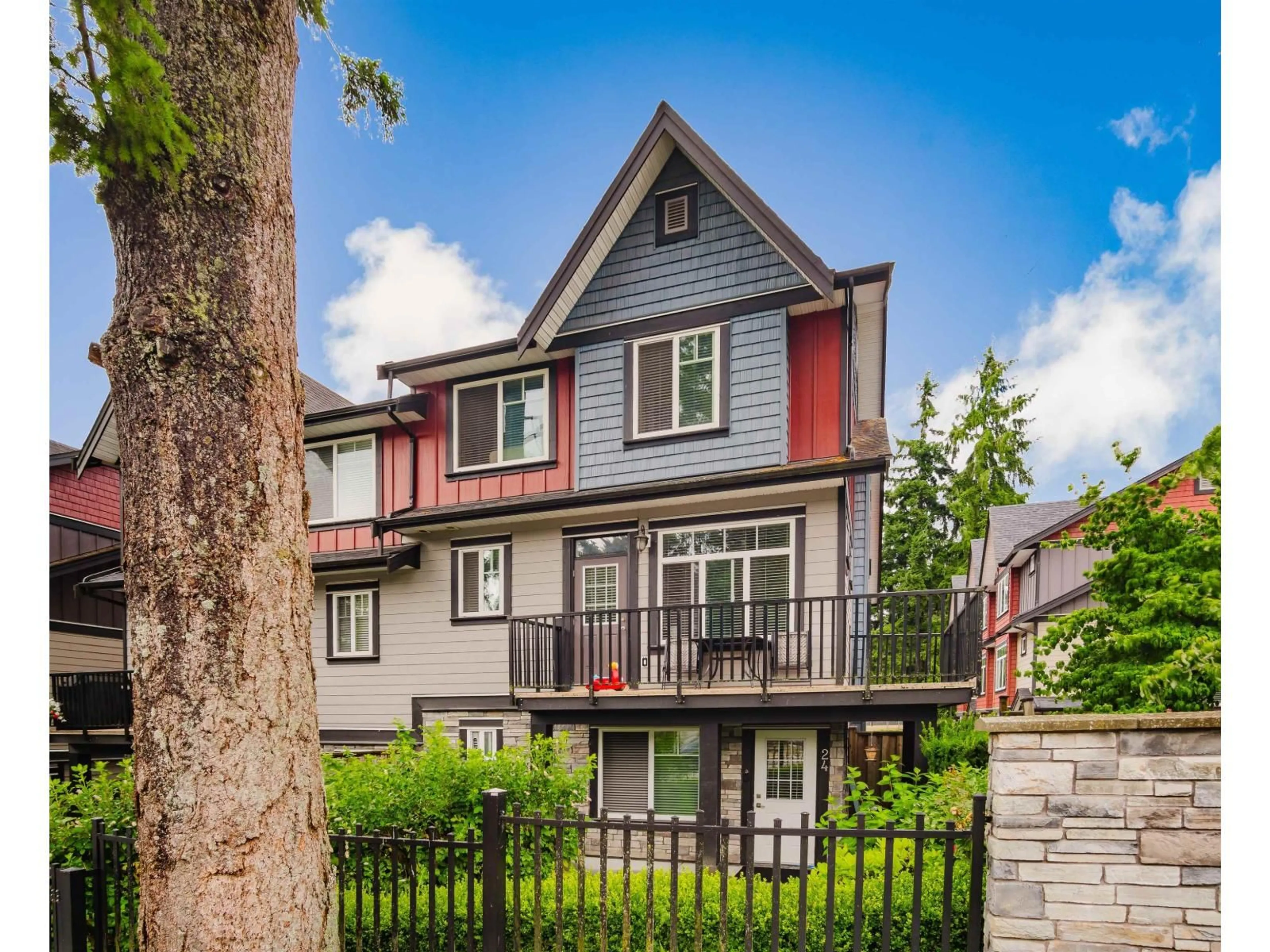 Unknown for 24 - 6929 142 STREET, Surrey British Columbia V3W5N1