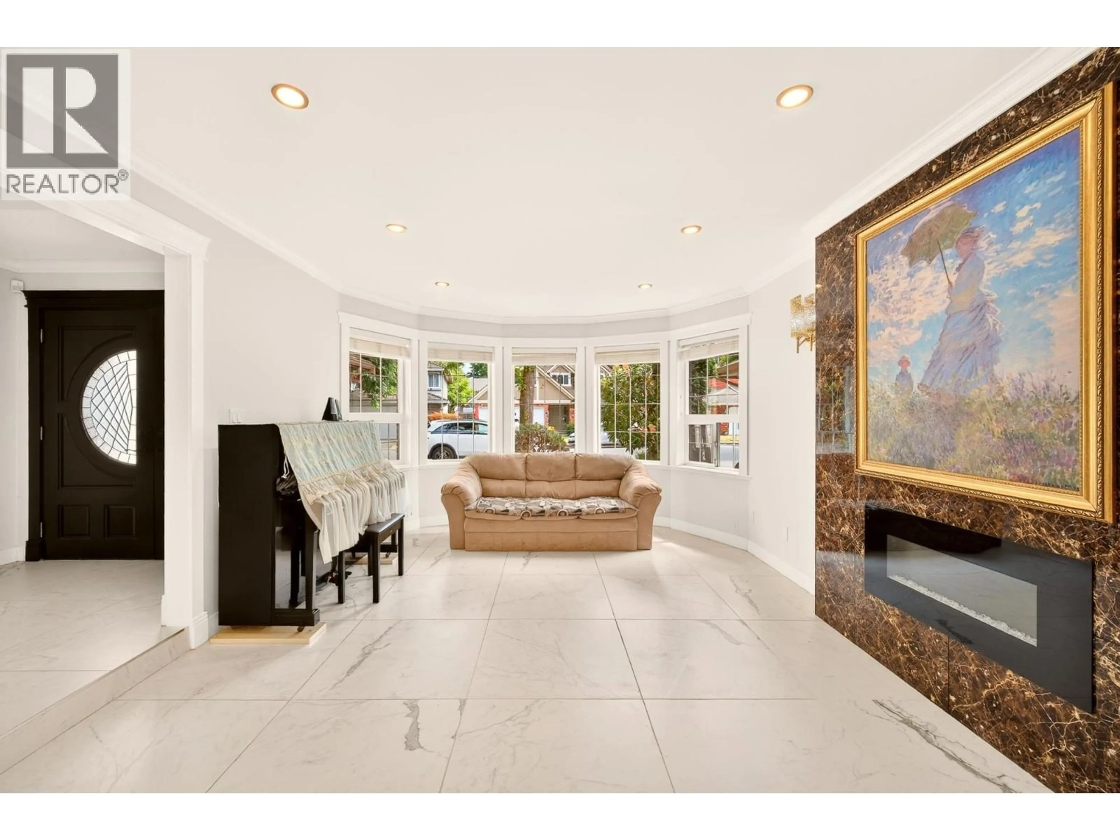 Lobby for 5211 SAPPHIRE PLACE, Richmond British Columbia V7C4Z9