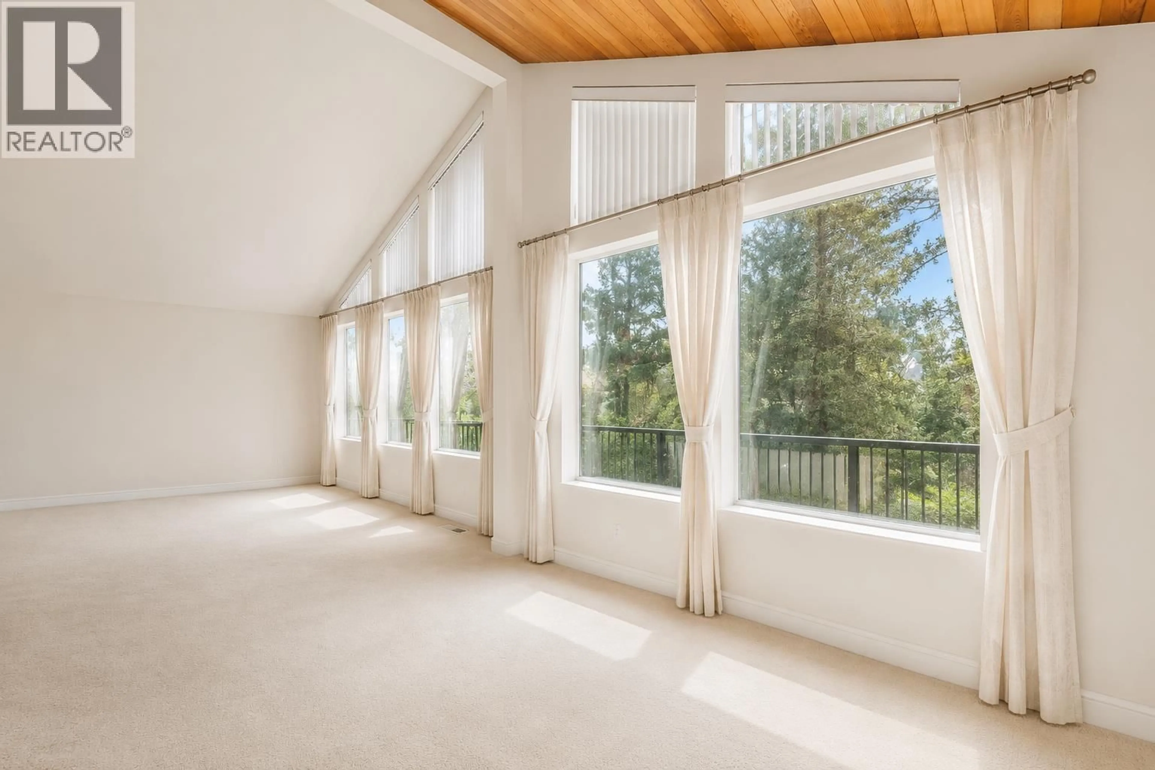 Unknown for 415 GOYER COURT, Coquitlam British Columbia V3K6A2