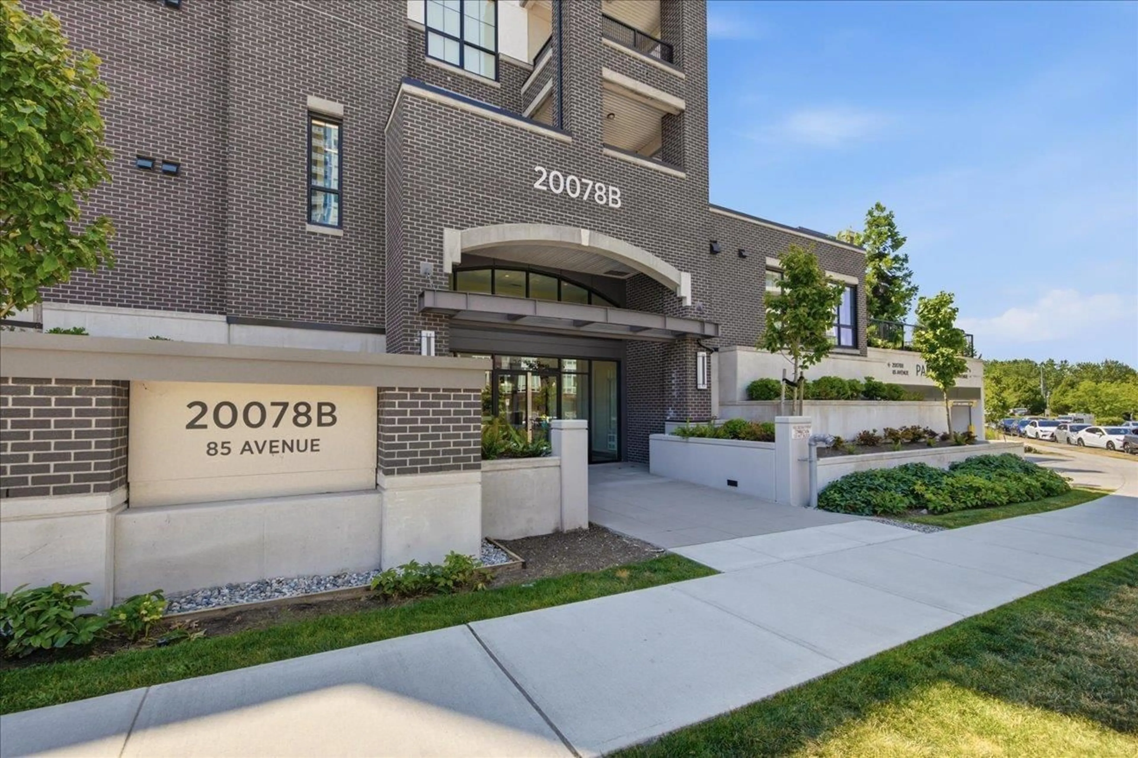 Indoor foyer for B606 - 20078 85 AVENUE, Langley British Columbia V2Y3Z3