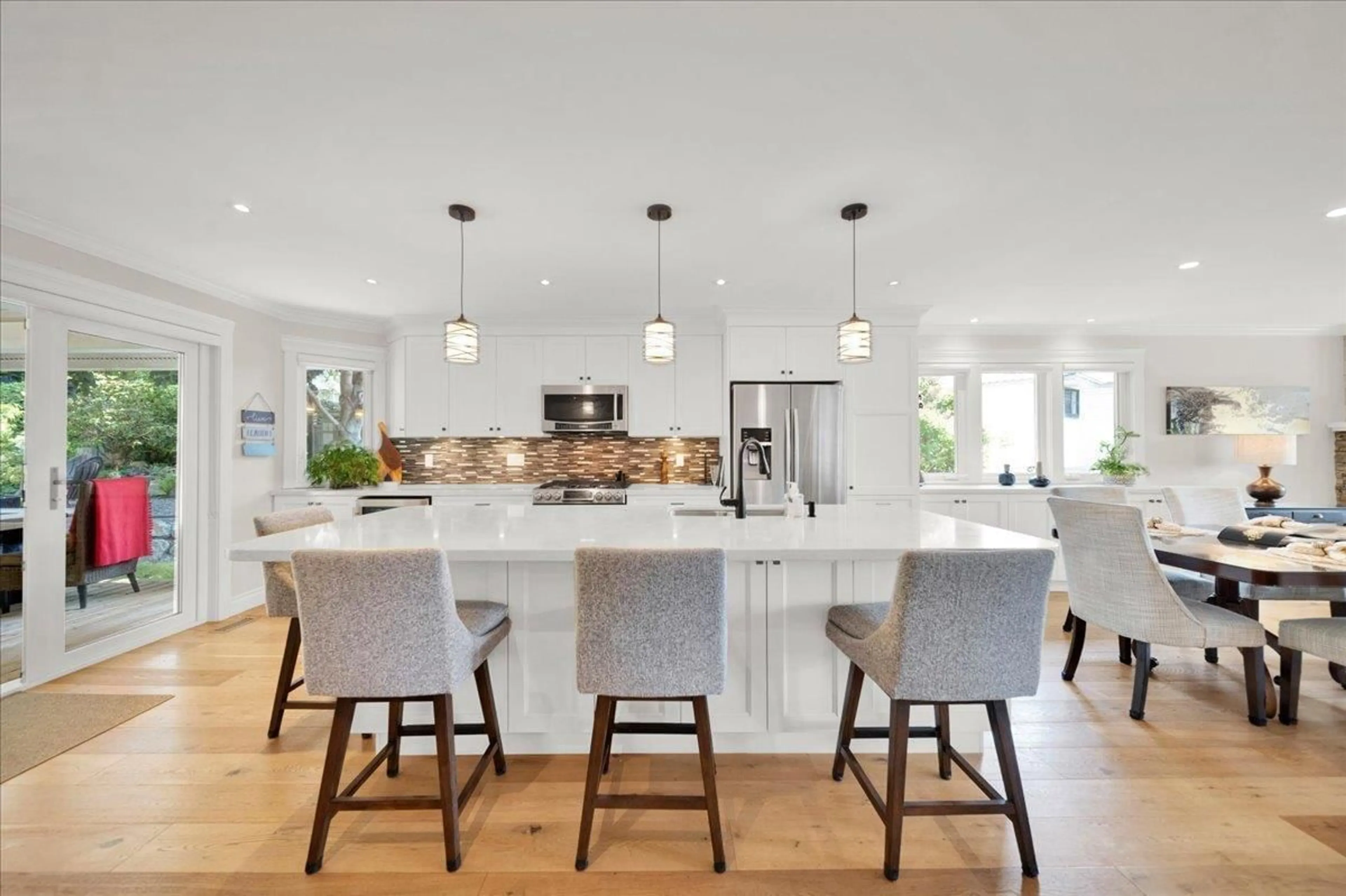 Open concept kitchen, unknown for 16063 8 AVENUE, Surrey British Columbia V4A1A1