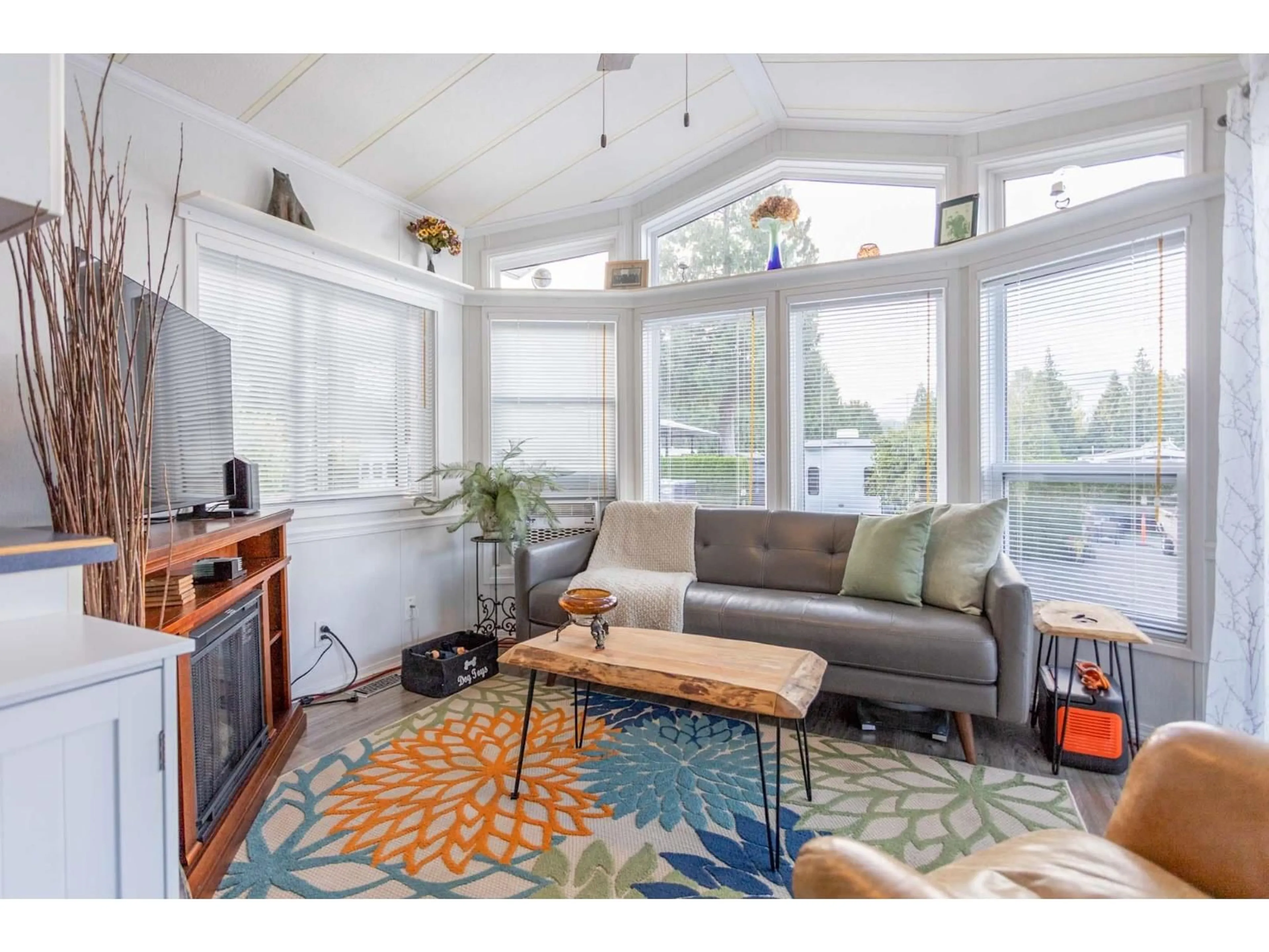 Living room with furniture, unknown for 107 - 14600 MORRIS VALLEY ROAD, Agassiz British Columbia V0M1A1