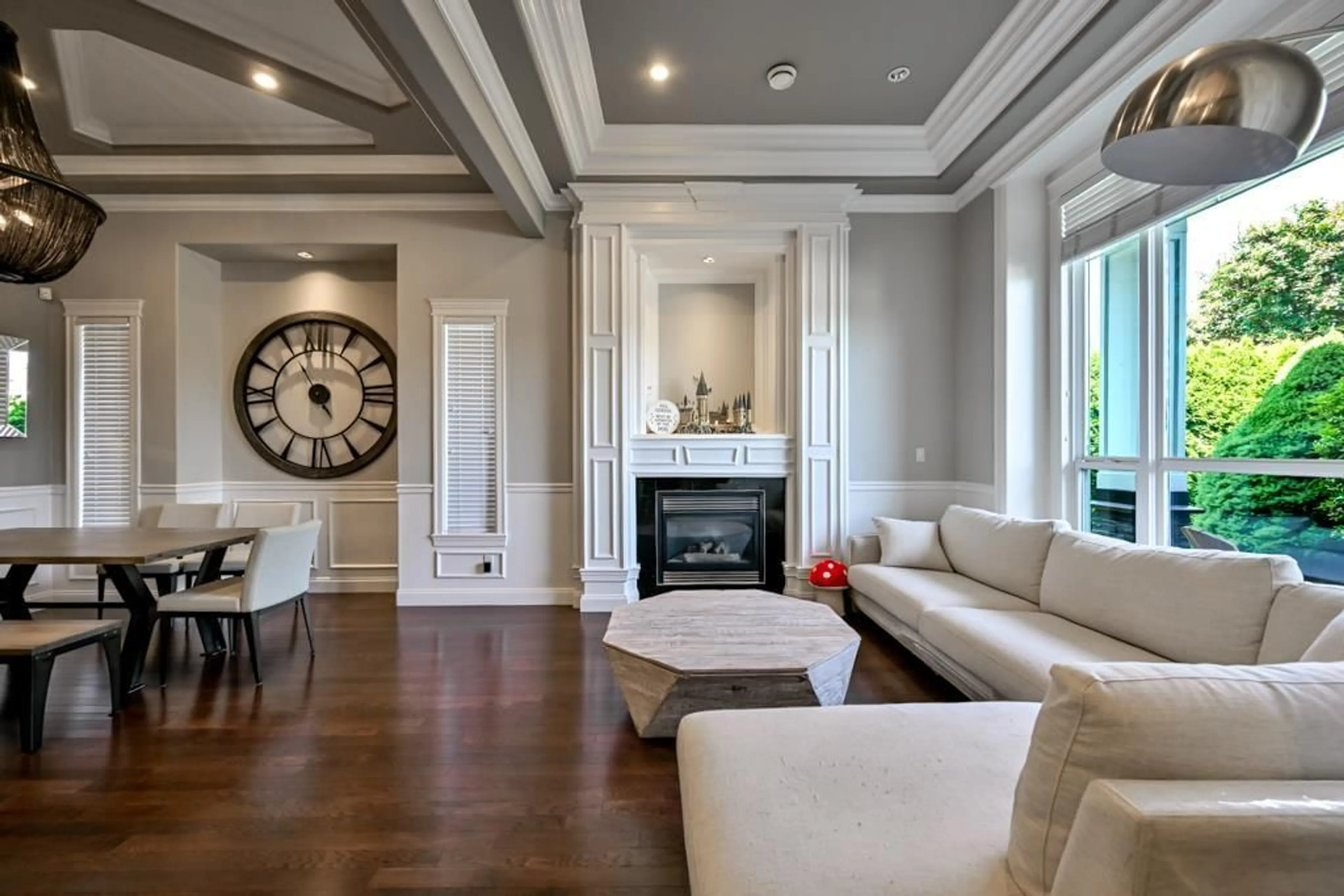 Living room with furniture, unknown for 15460 111 AVENUE, Surrey British Columbia V3R0W6