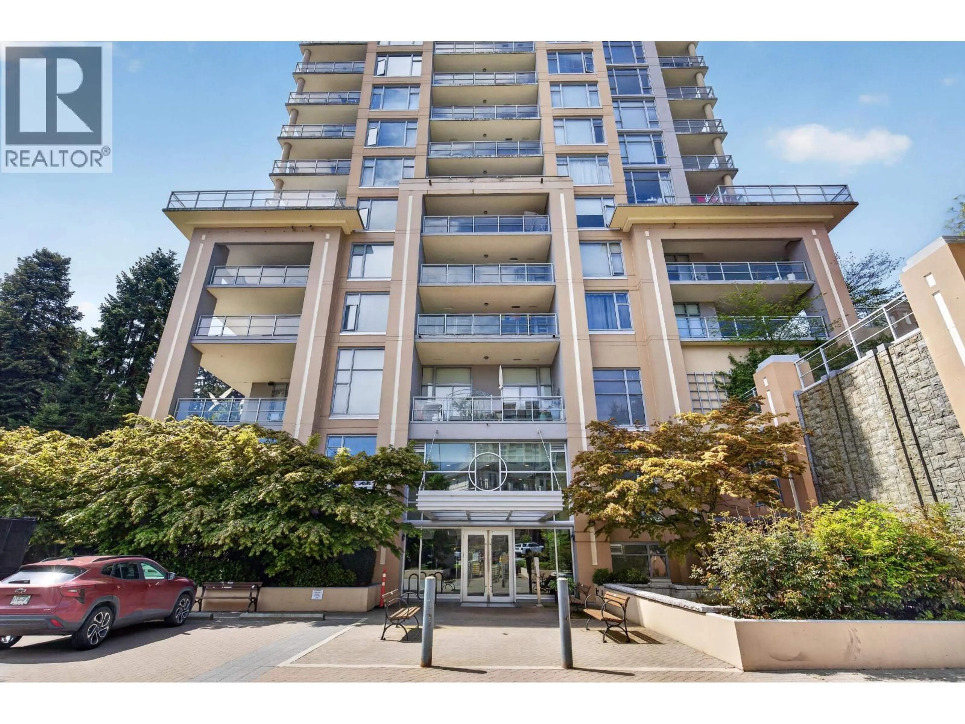 Indoor foyer for 1601 - 280 ROSS DRIVE, New Westminster British Columbia V3L0C2