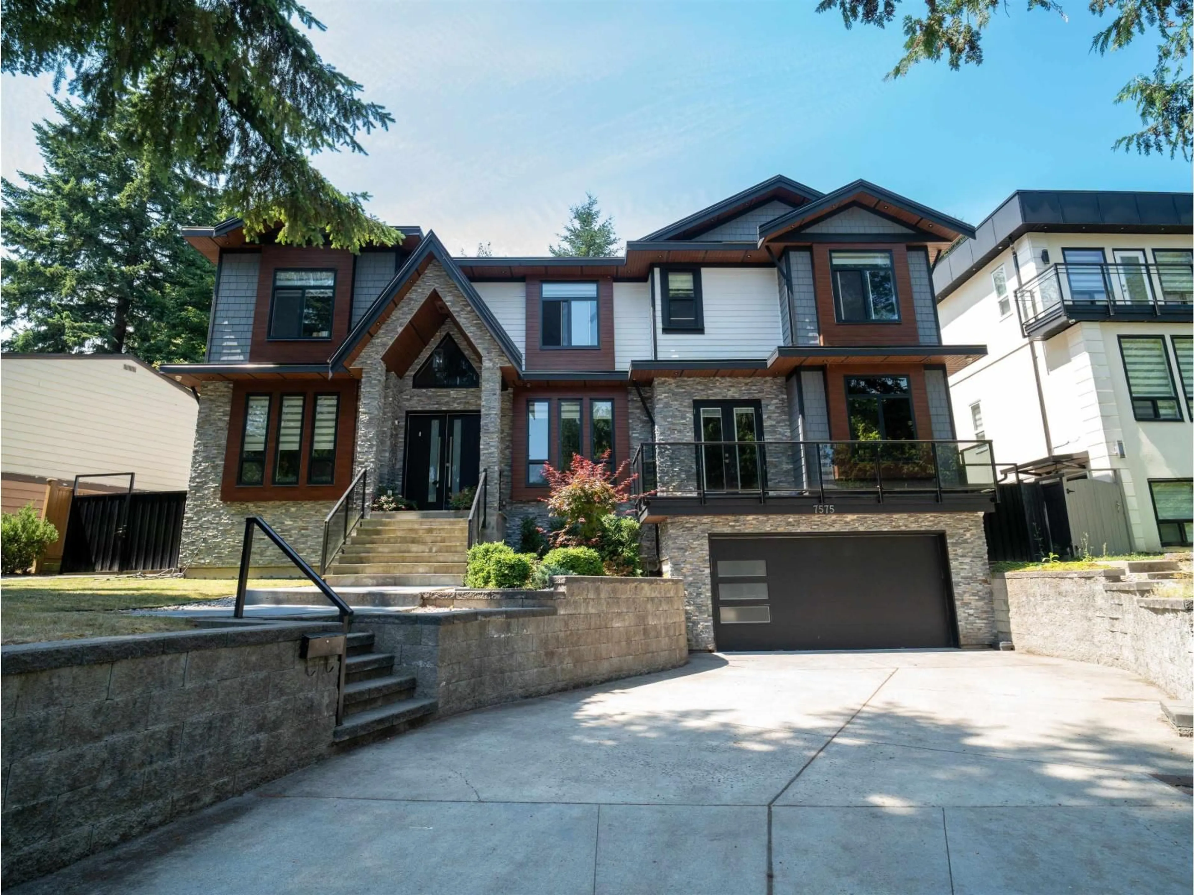 Home with brick exterior material, street for 7575 143 STREET, Surrey British Columbia V3W5P2