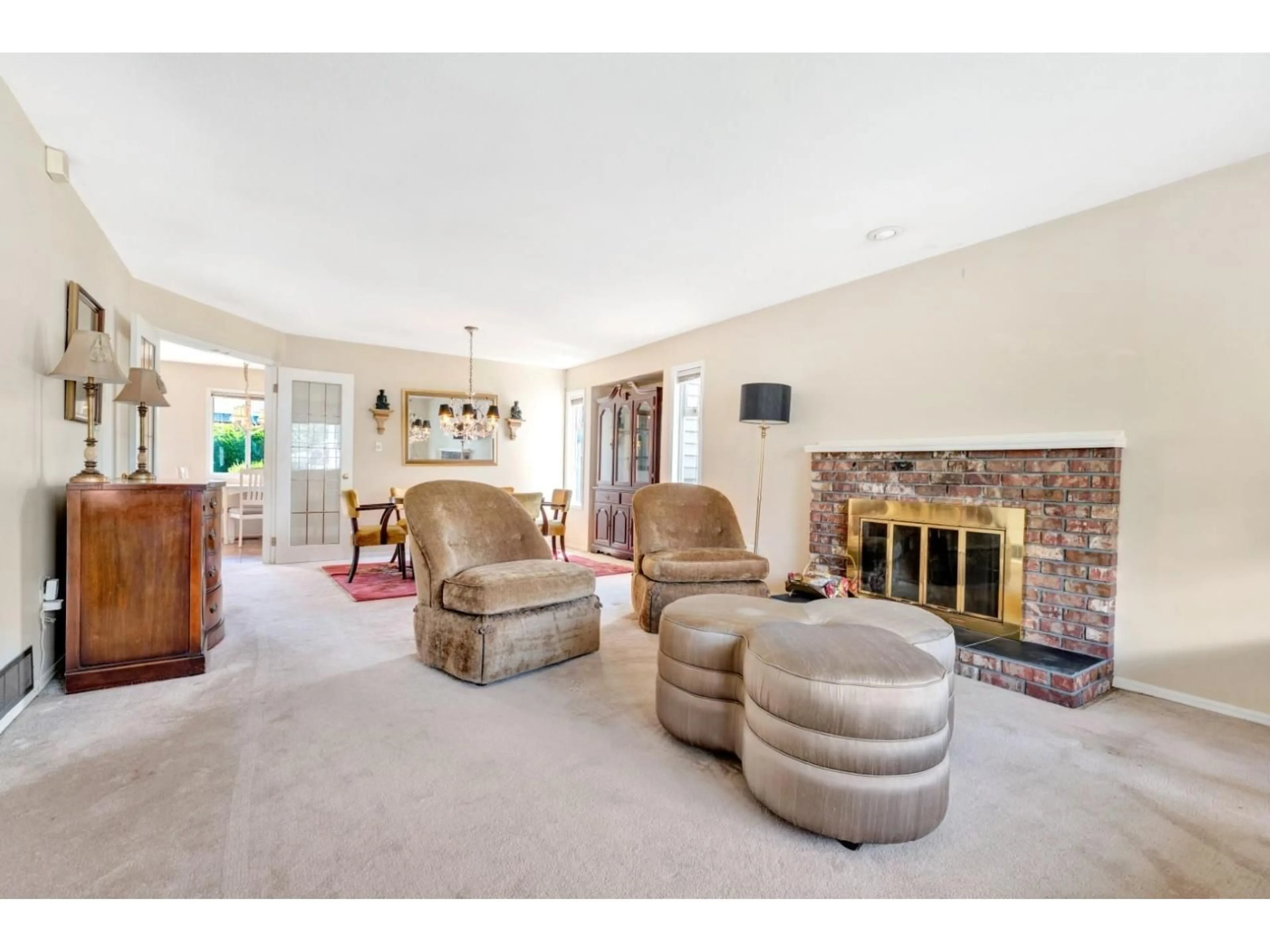 Living room with furniture, unknown for 3452 CLEARBROOK ROAD, Abbotsford British Columbia V2T5C1