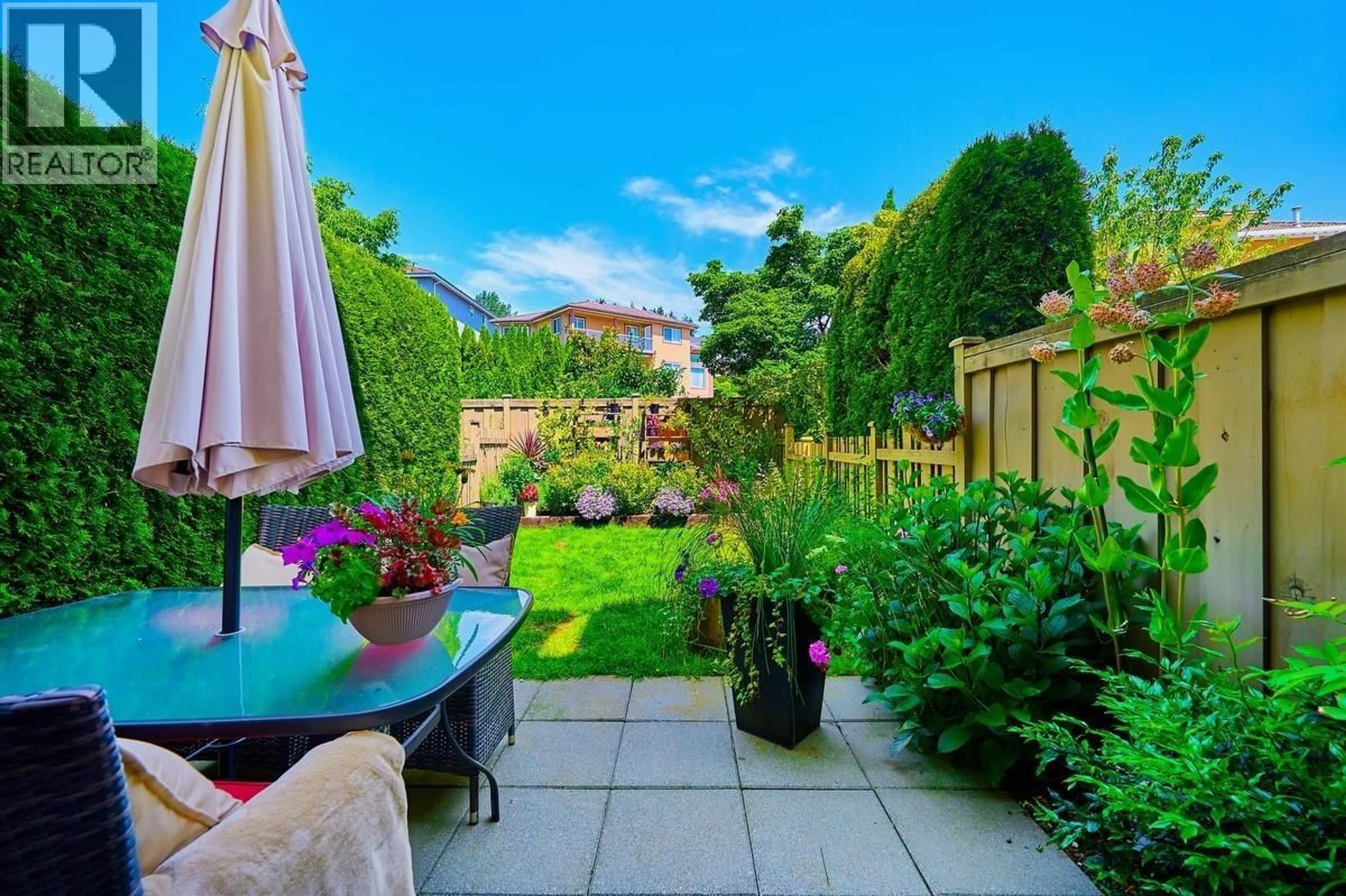 Patio, street for 121 - 3105 DAYANEE SPRINGS BOULEVARD, Coquitlam British Columbia V3E0C2