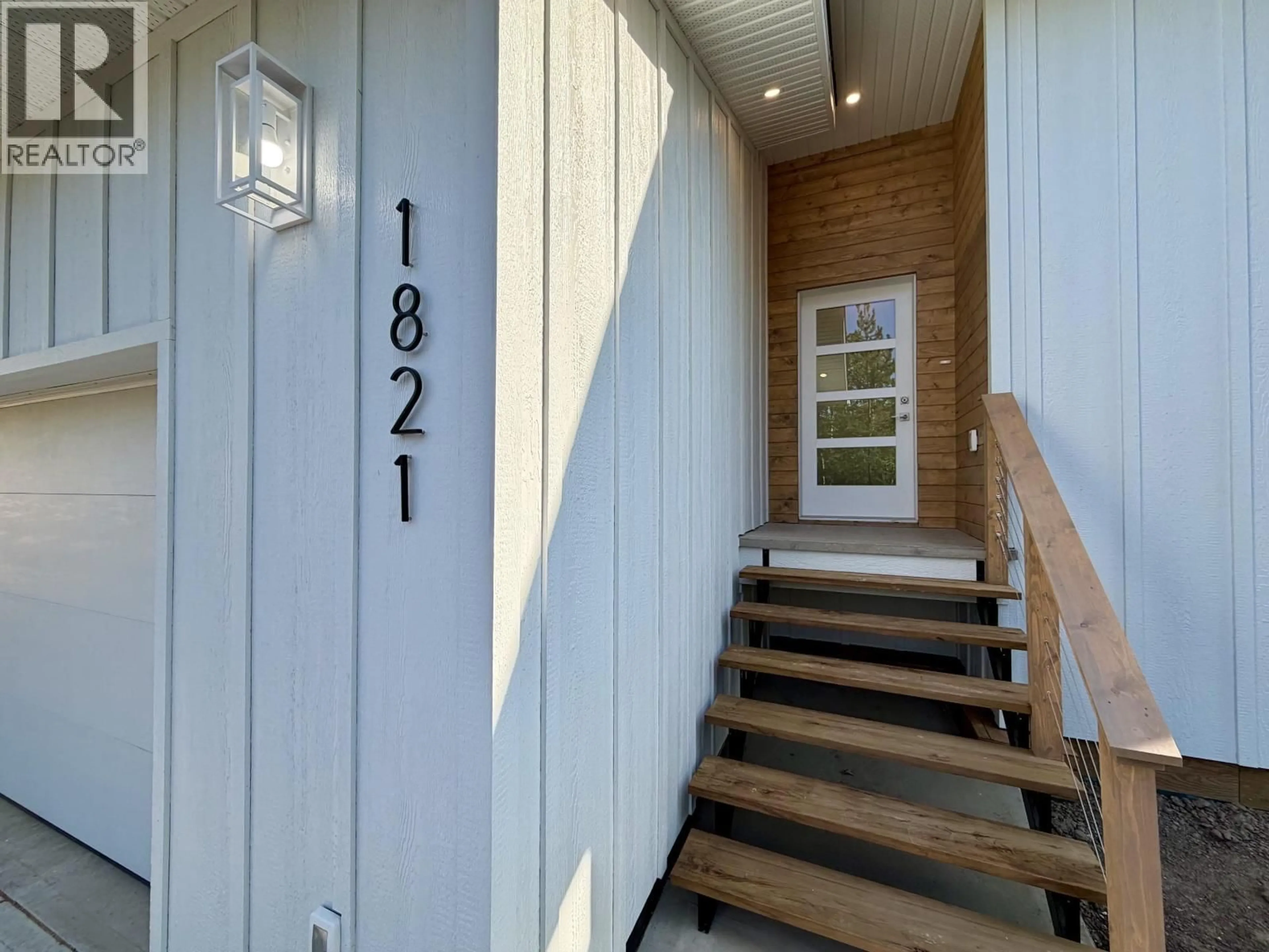 Indoor entryway for 1821 SPRUCE DRIVE, Telkwa British Columbia V0J2X0