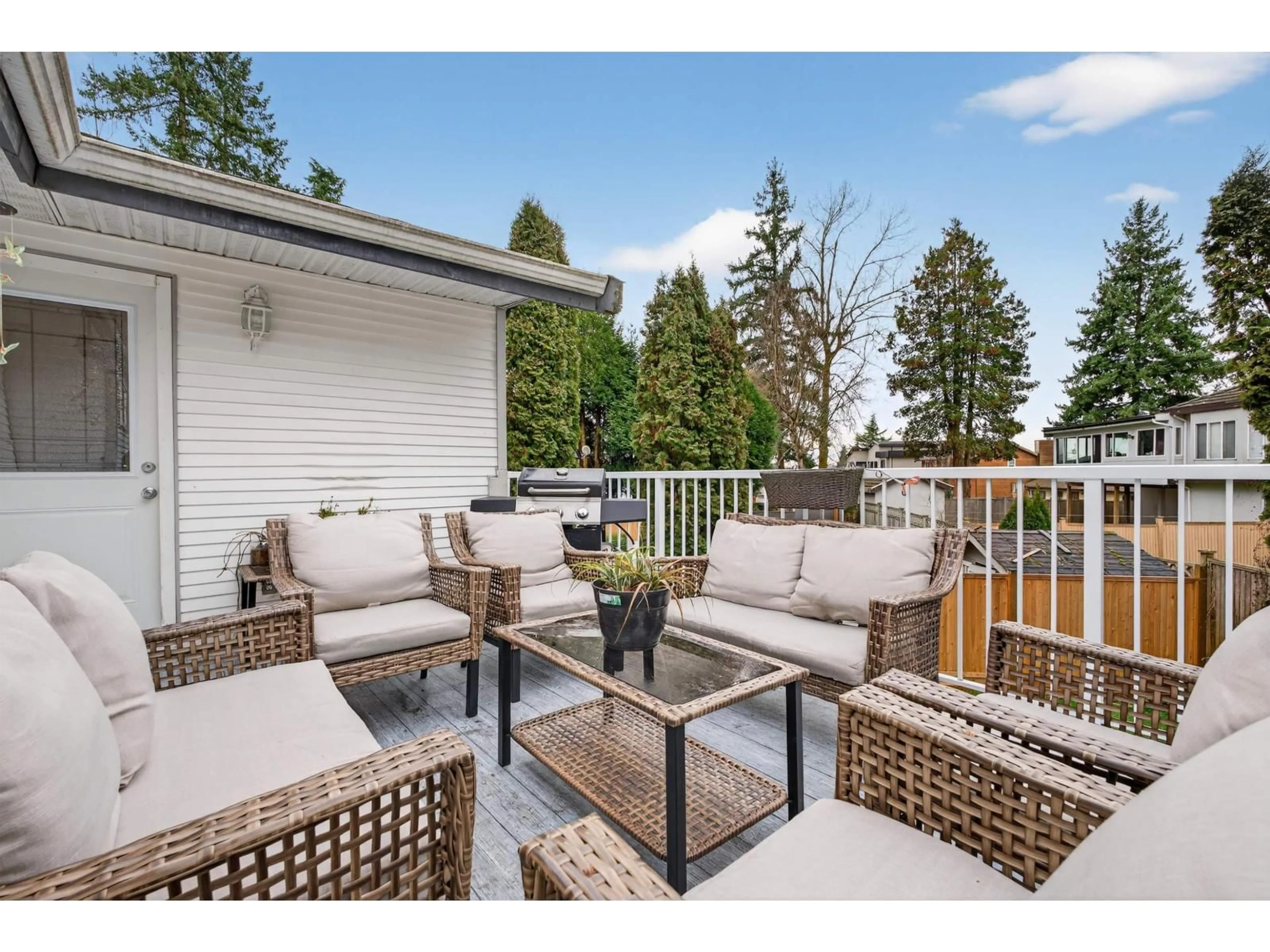 Patio, unknown for 8927 146A STREET, Surrey British Columbia V3R6Z9