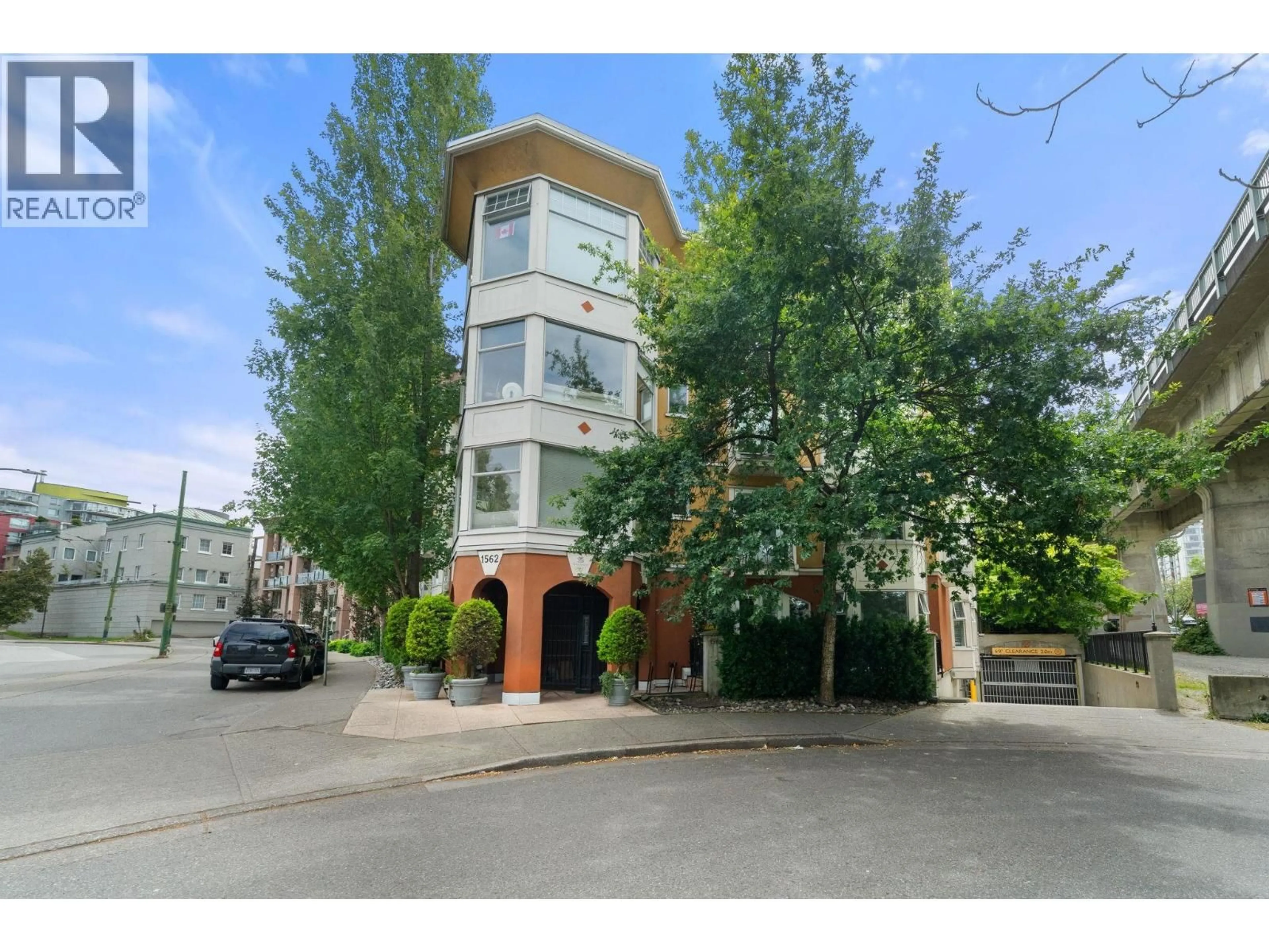 Unknown for 404 - 1562 5TH AVENUE, Vancouver British Columbia V6J5H9