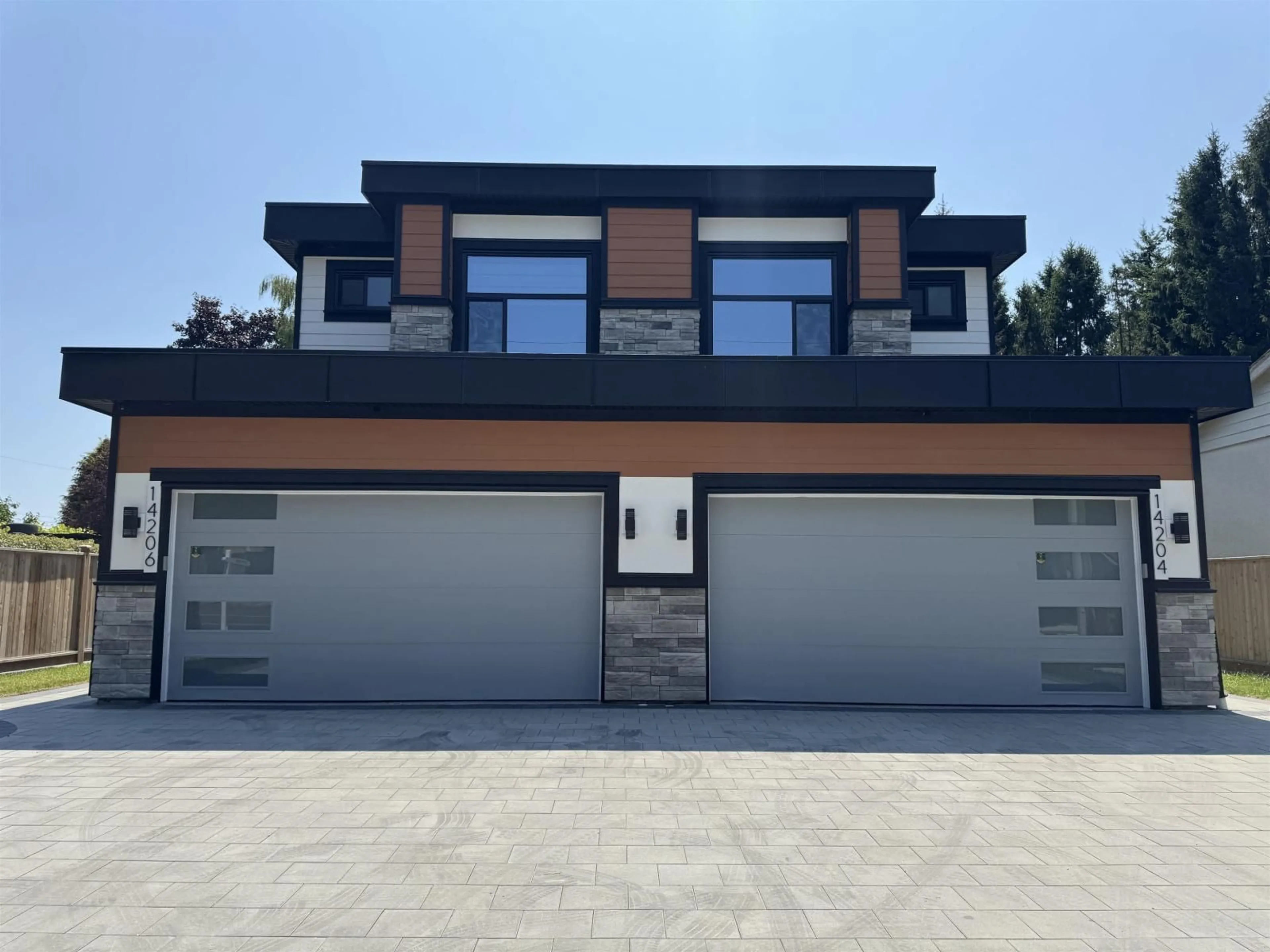 Home with brick exterior material, street for 14204 NORTH BLUFF ROAD, White Rock British Columbia V4B3C4