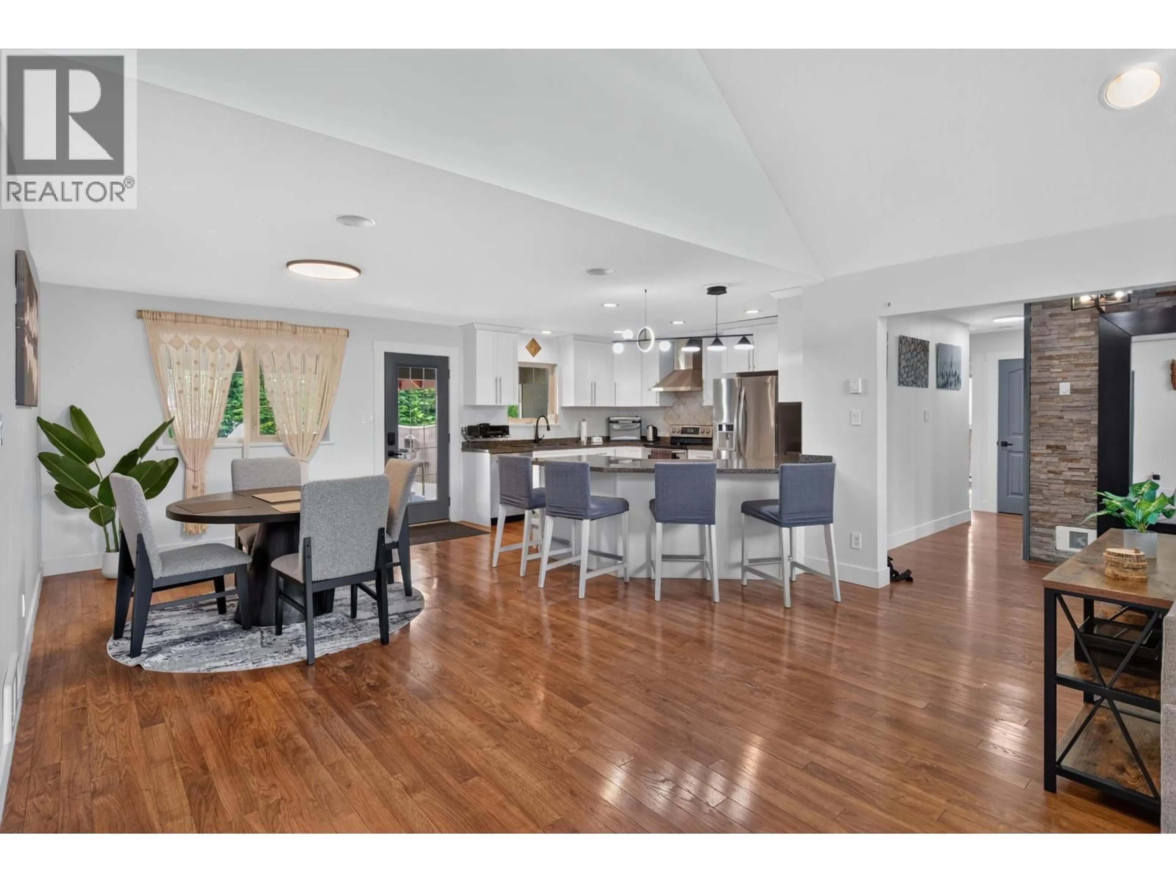 Open concept kitchen, unknown for 26 BLUEBERRY AVENUE, Kitimat British Columbia V8C2S7